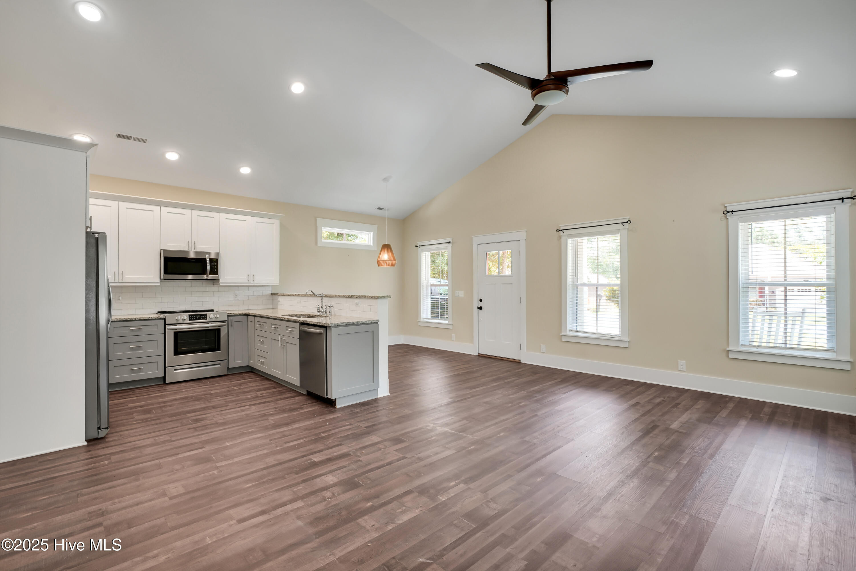 704 Far Pointe Court Property Photo 10