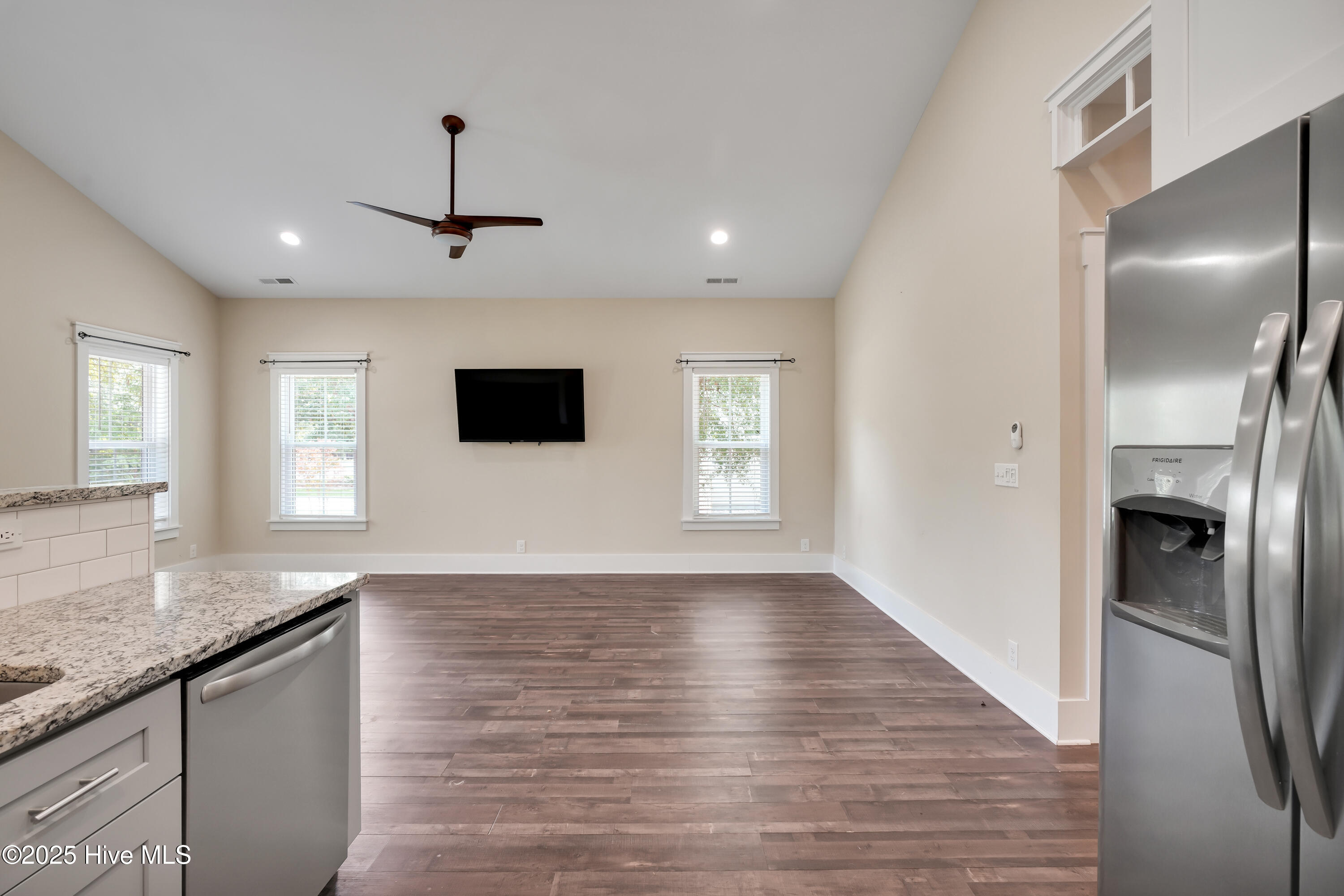 704 Far Pointe Court Property Photo 16