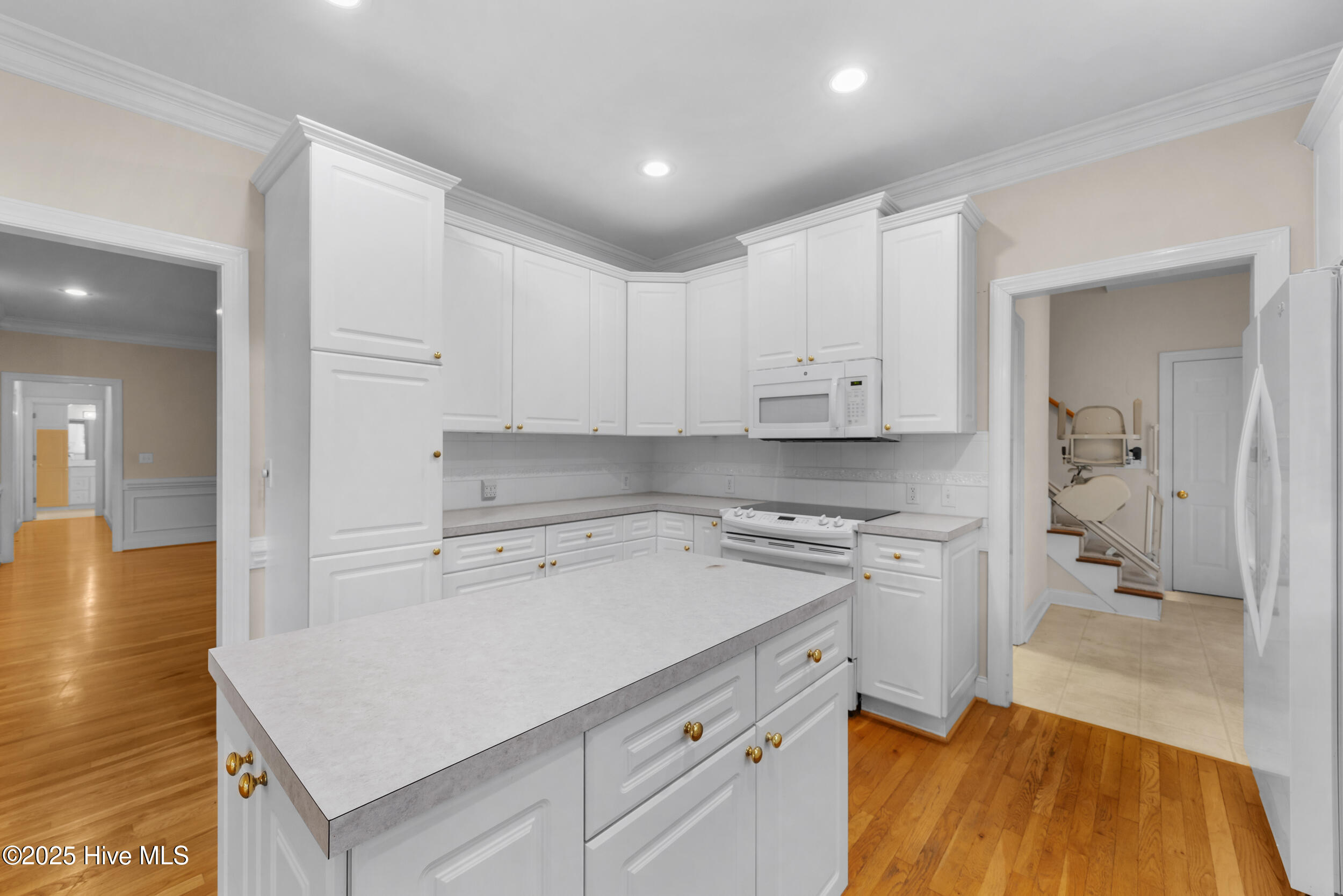 4228 Aftonshire Drive Property Photo 16