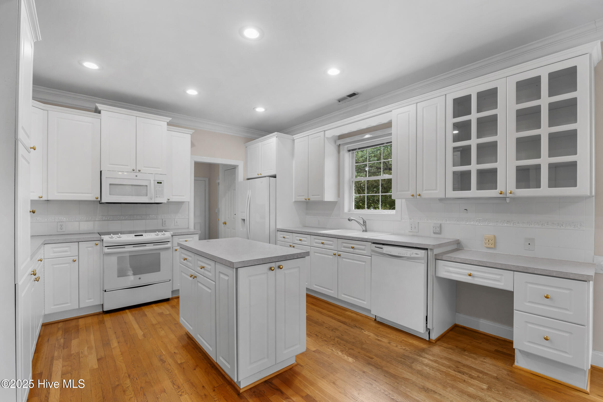 4228 Aftonshire Drive Property Photo 17