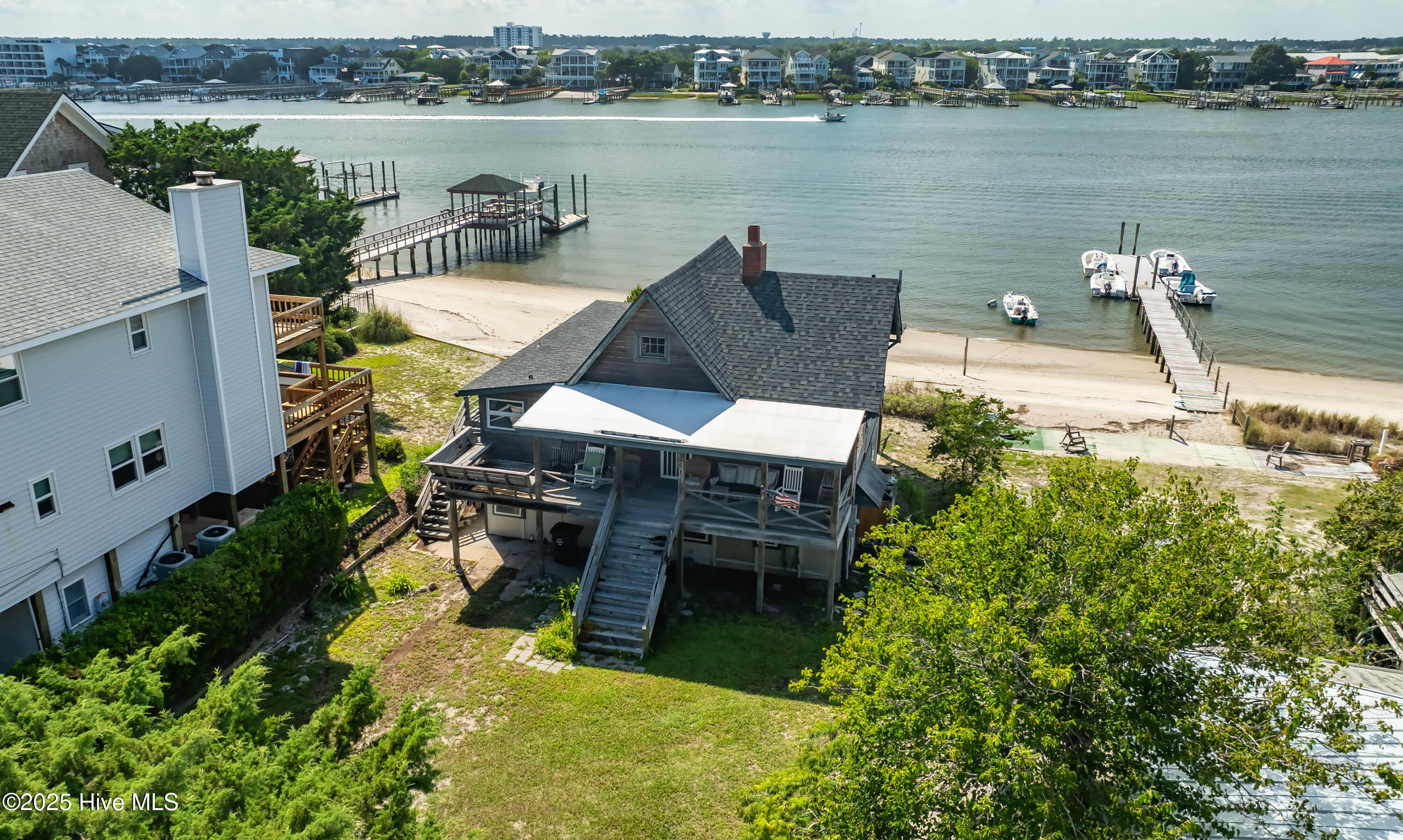 305 N Lumina Avenue Property Photo 1