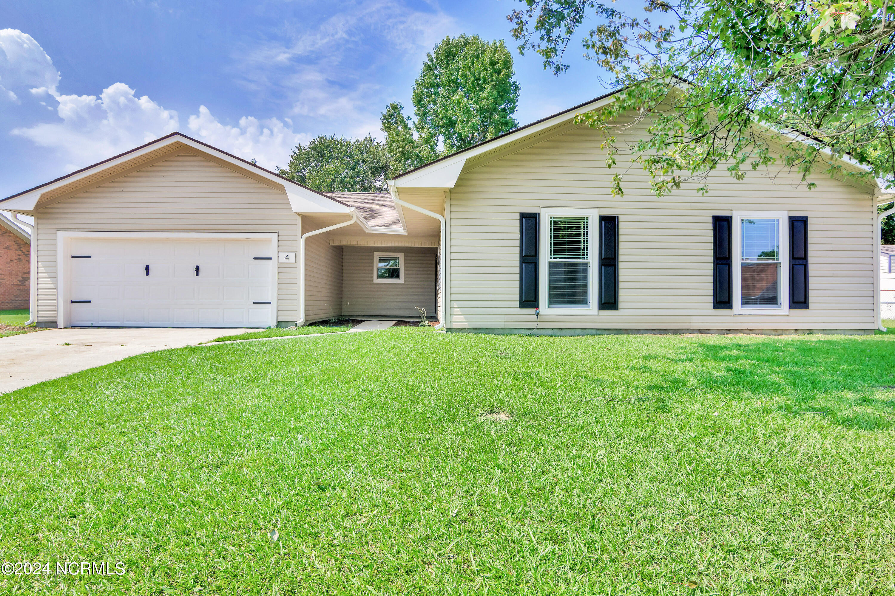 4 Walnut Drive Property Photo 1