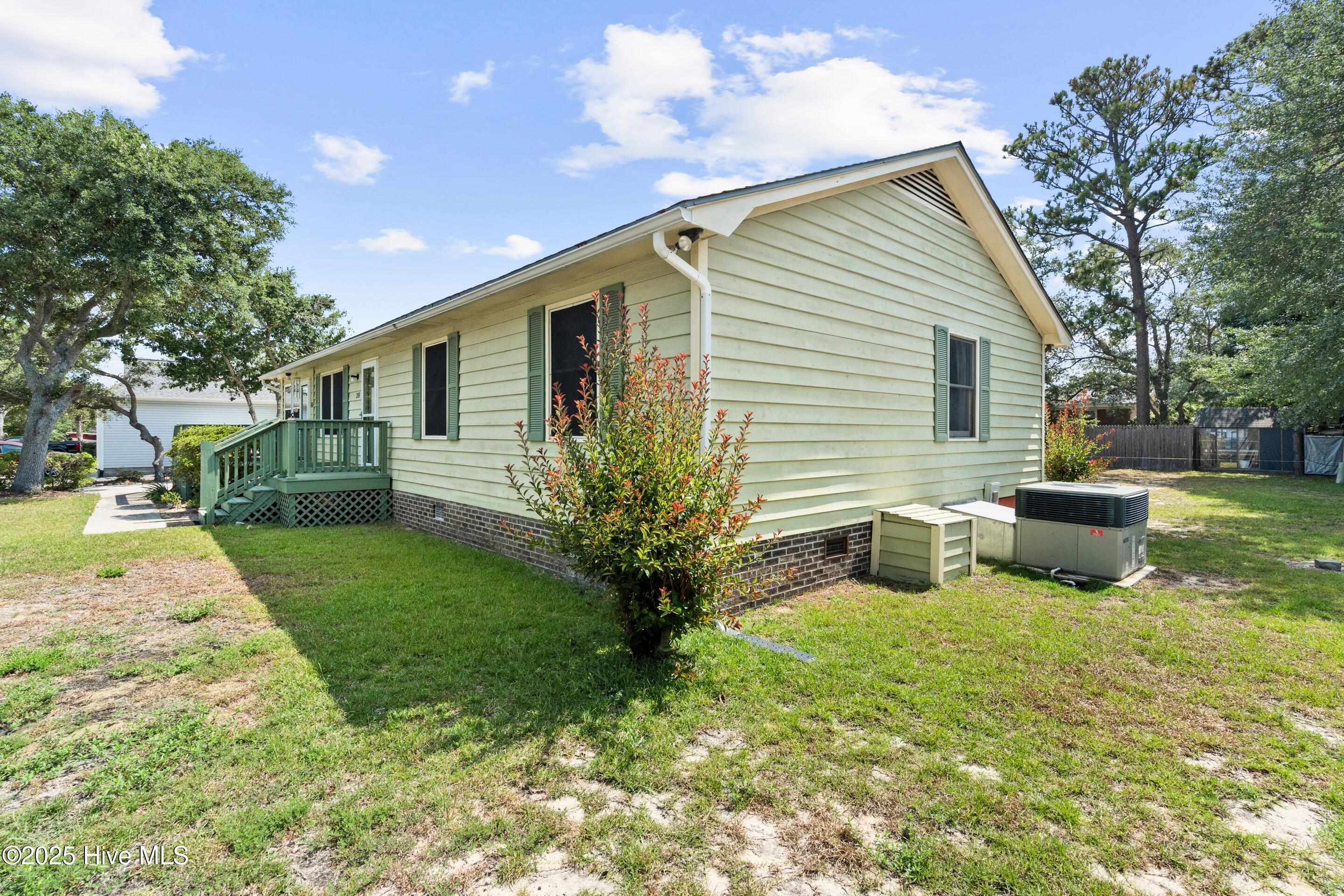 210 Ne 52nd Street Property Photo 4