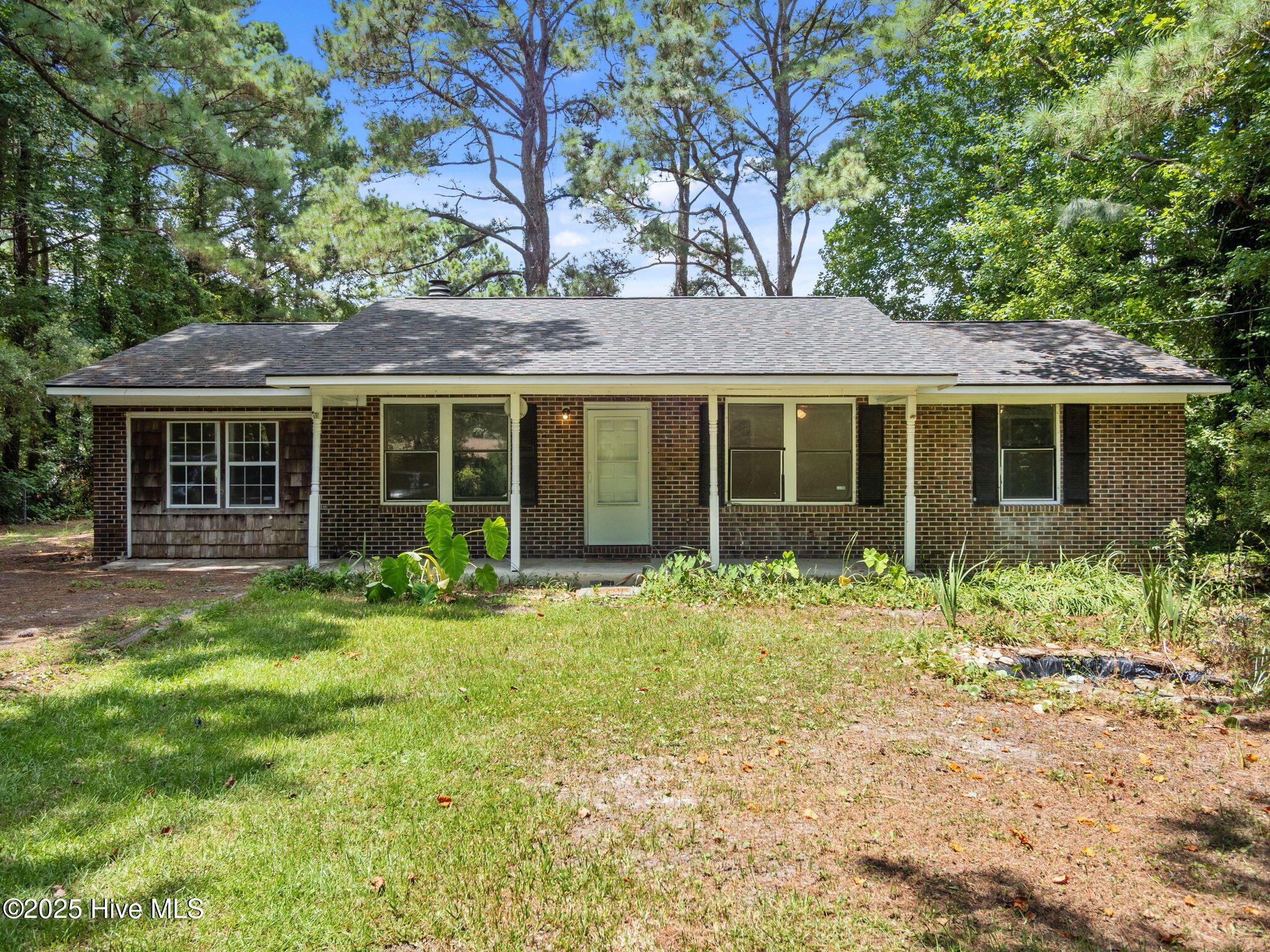 1011 Sand Ridge Road Property Photo 1