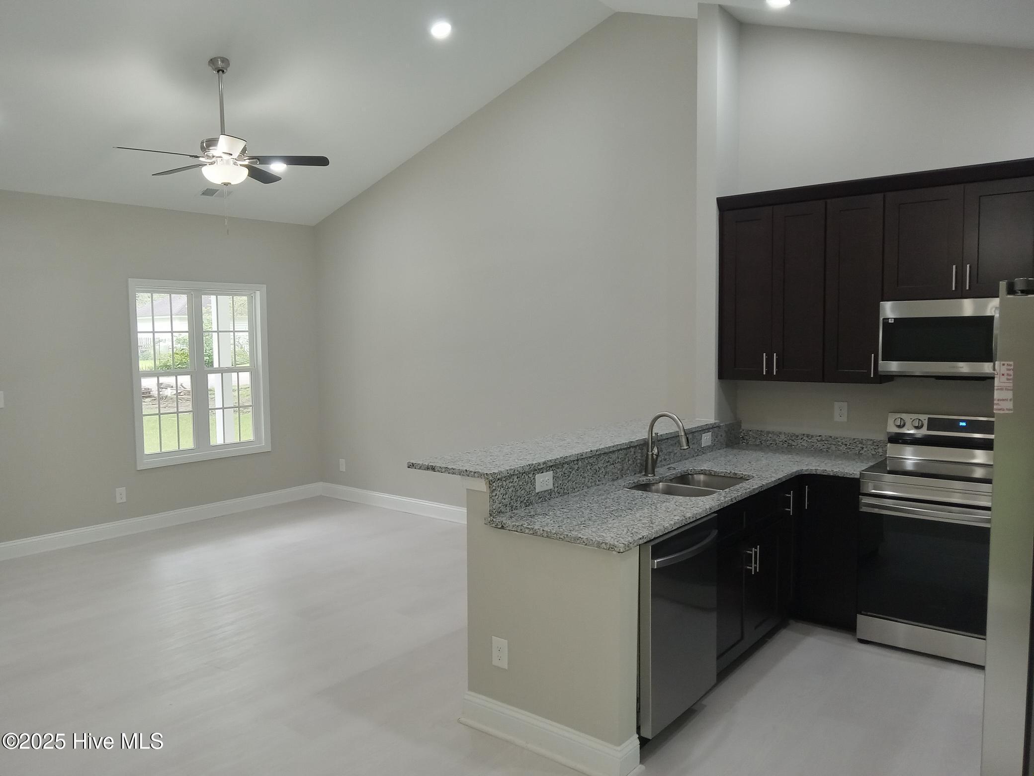 111 E Oliver Street Property Photo 6