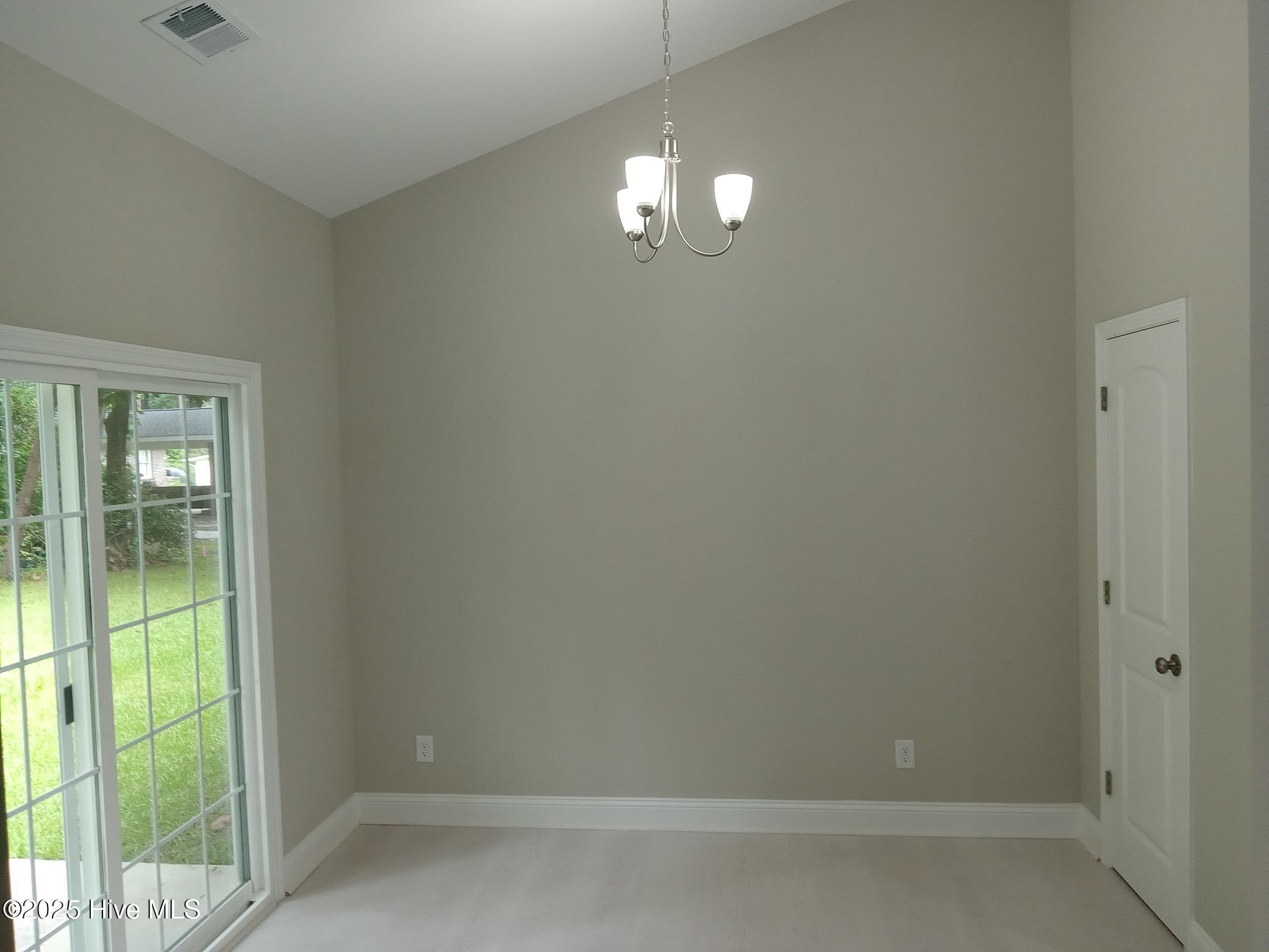 111 E Oliver Street Property Photo 9