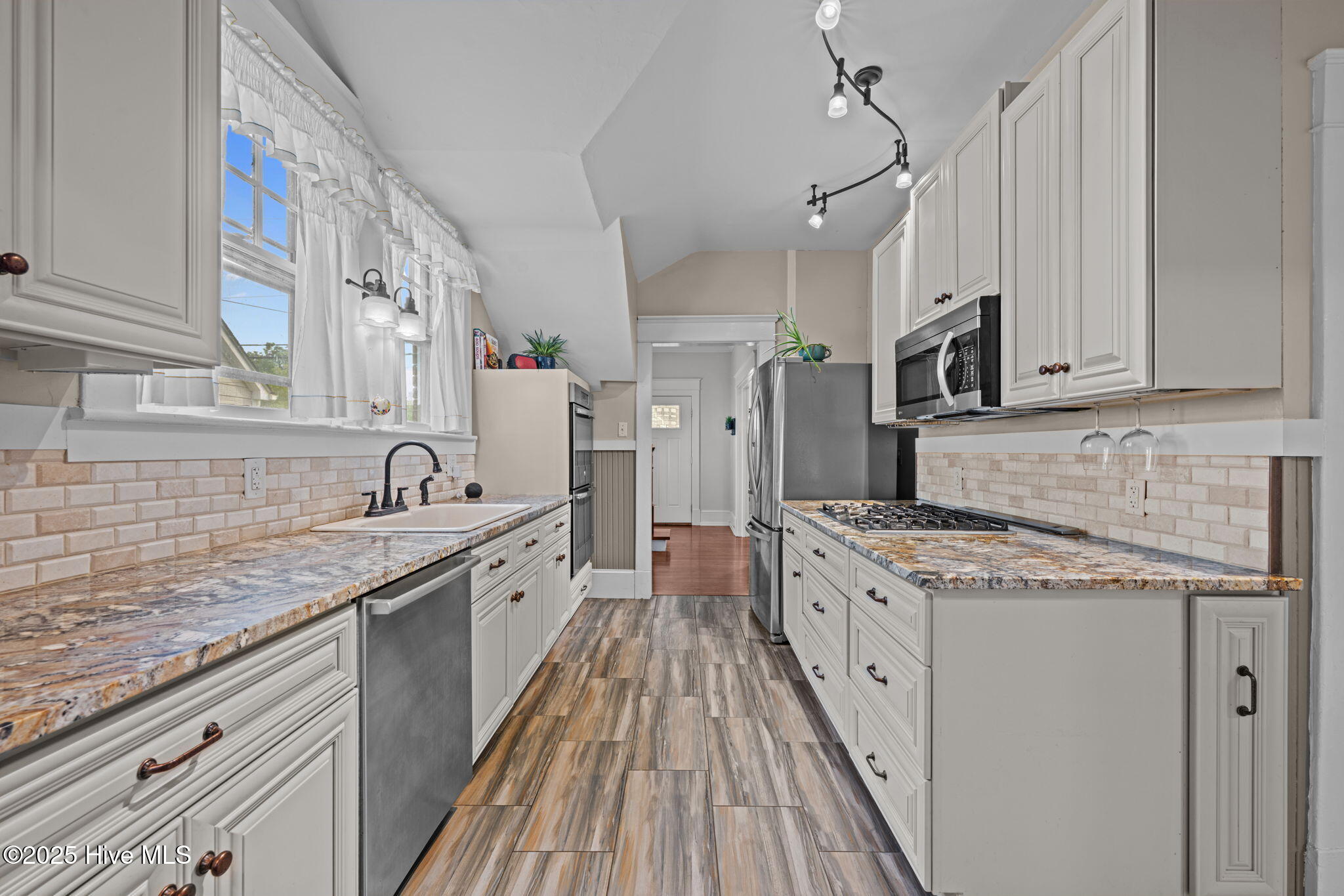 1510 National Avenue Property Photo 9