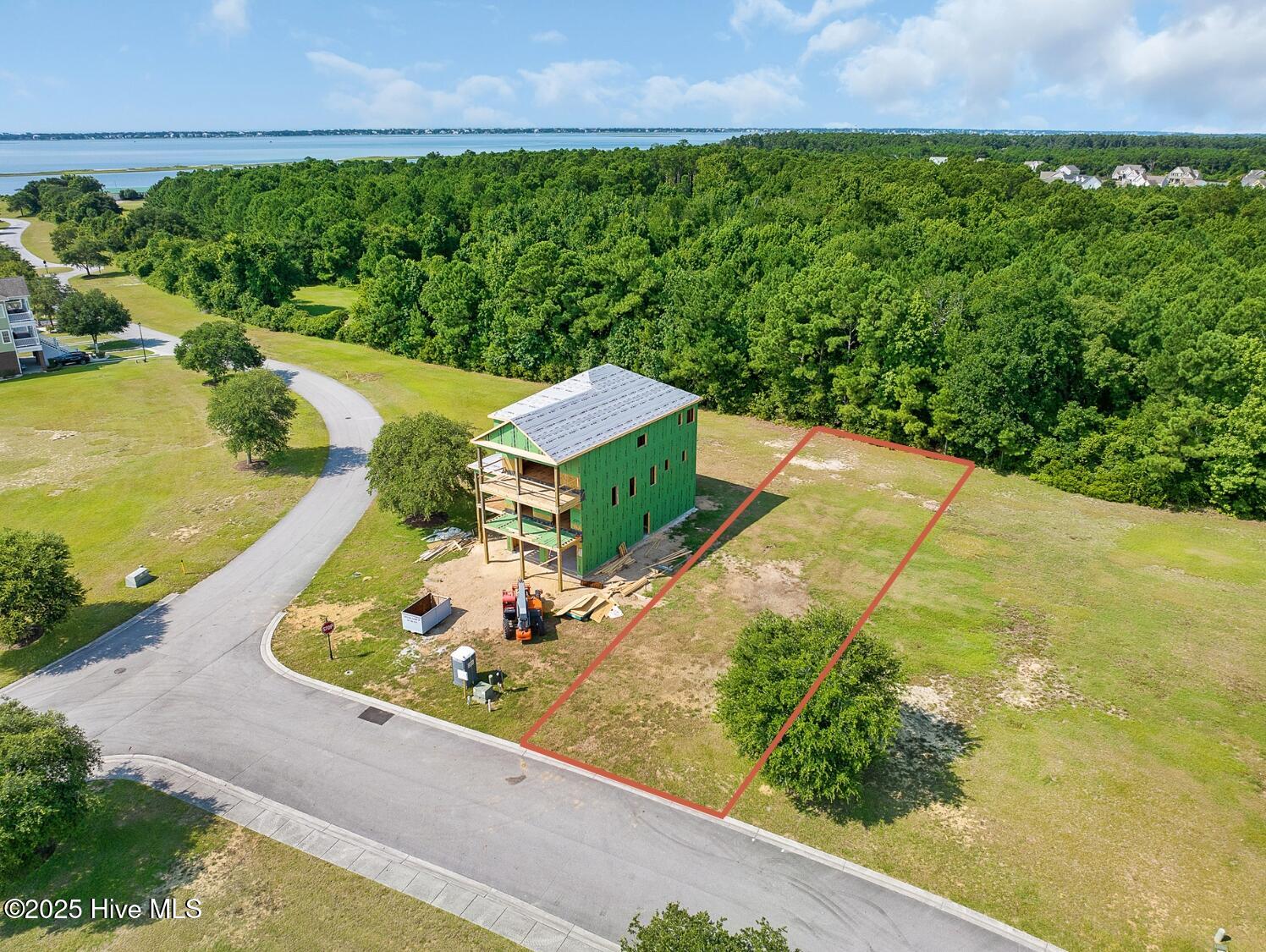242 Colleton Square Property Photo 2