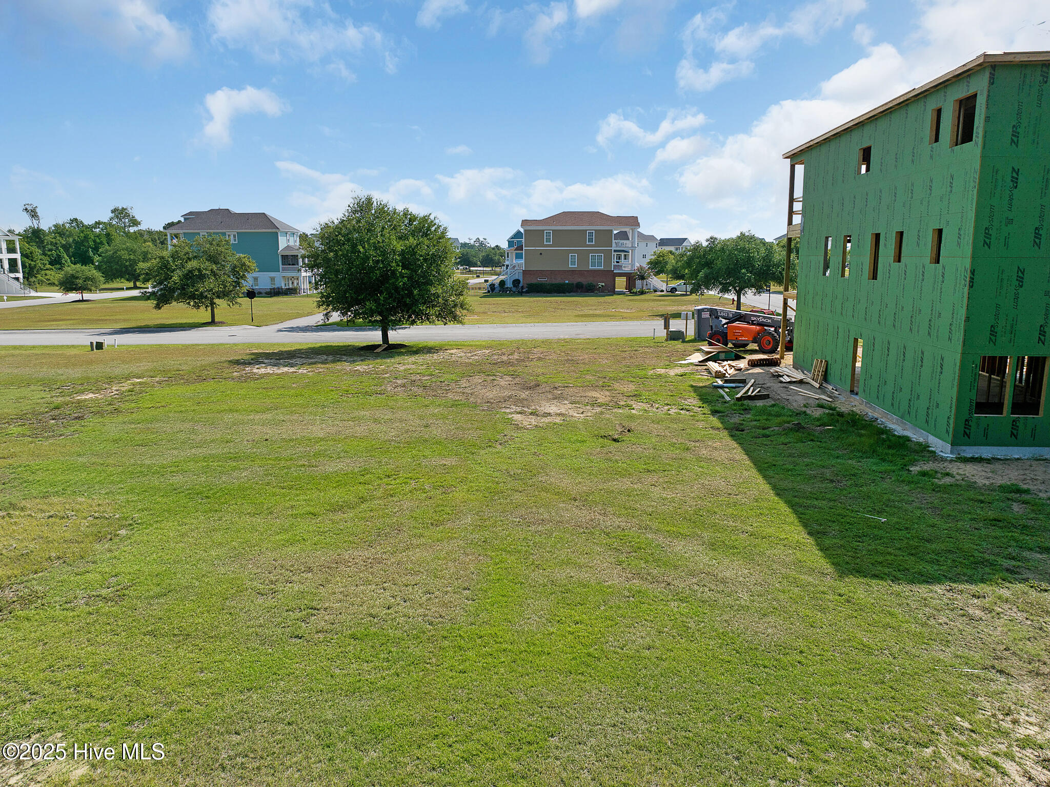 242 Colleton Square Property Photo 8