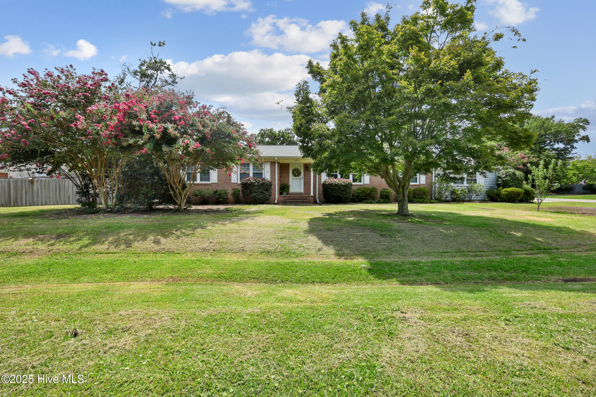 1847 Loganberry Road Property Photo