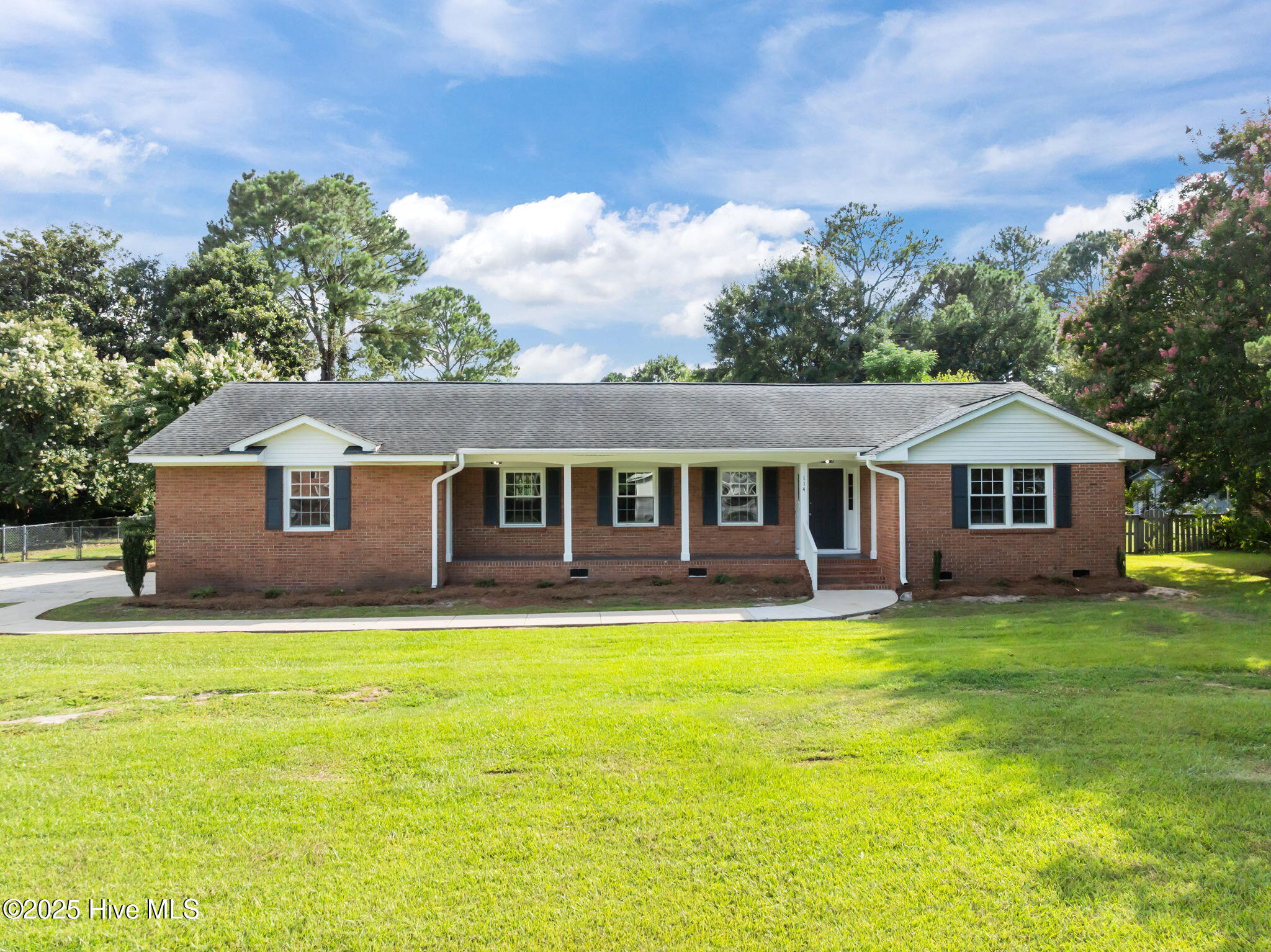 114 Lee Street Property Photo 1
