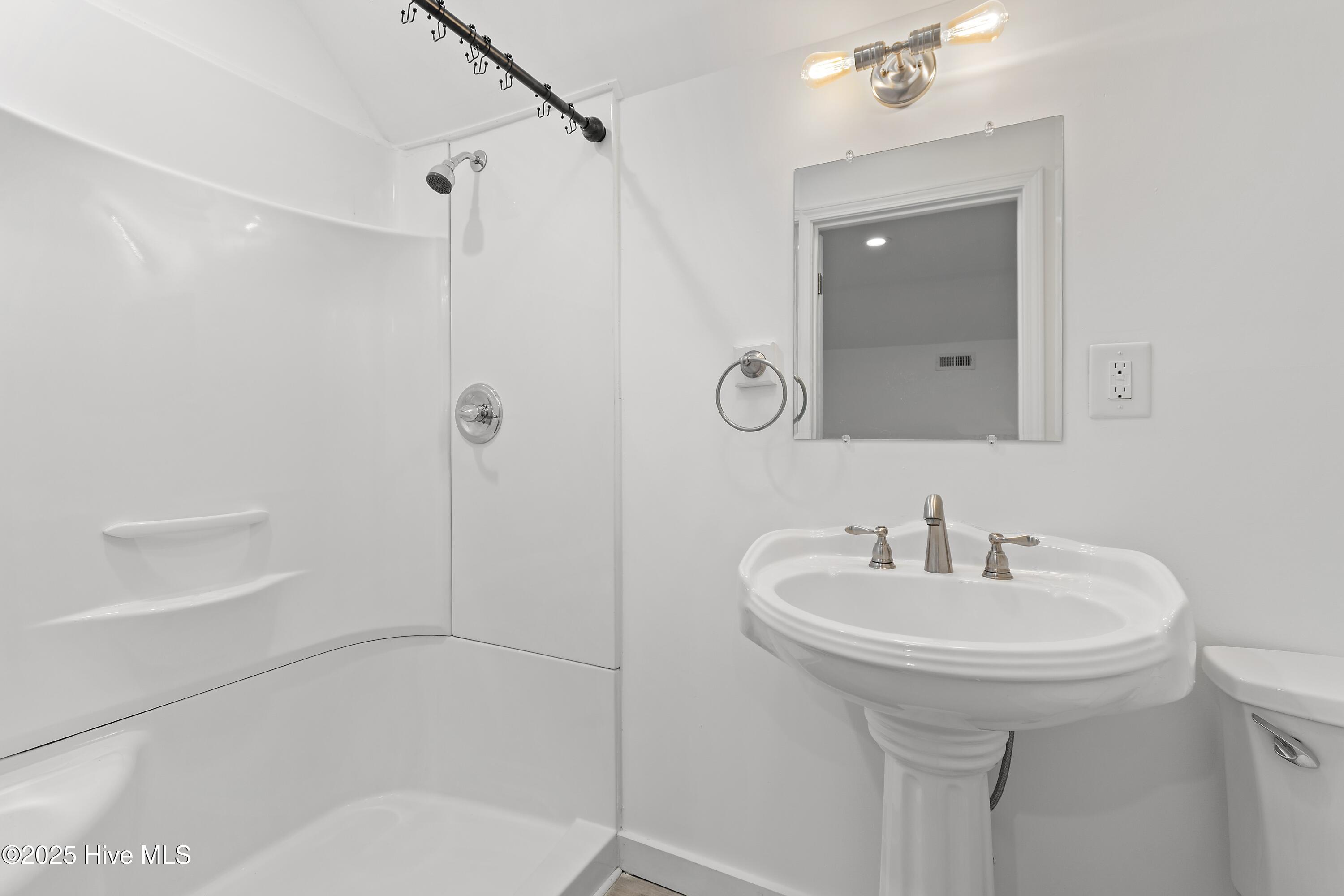 6486 Walden Pond Lane Property Photo 44