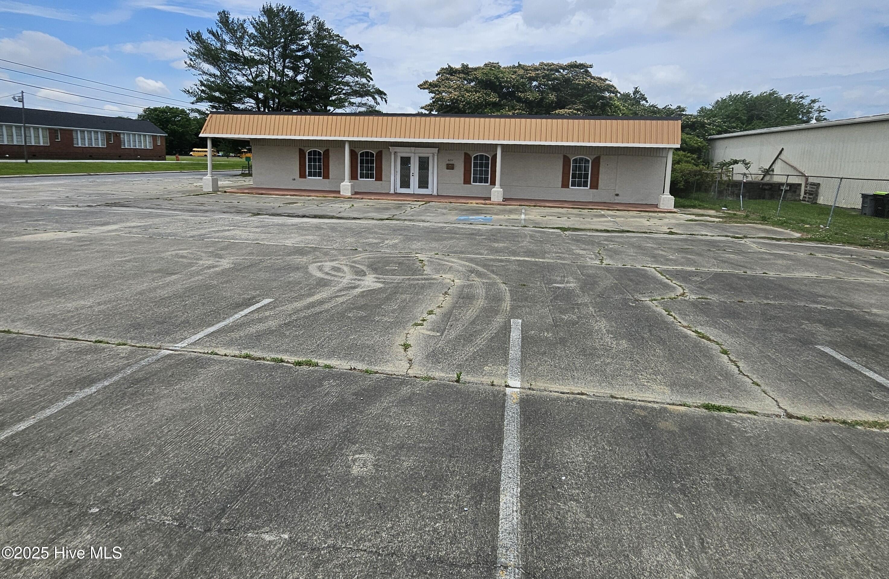 615 Washington Street Property Photo 3