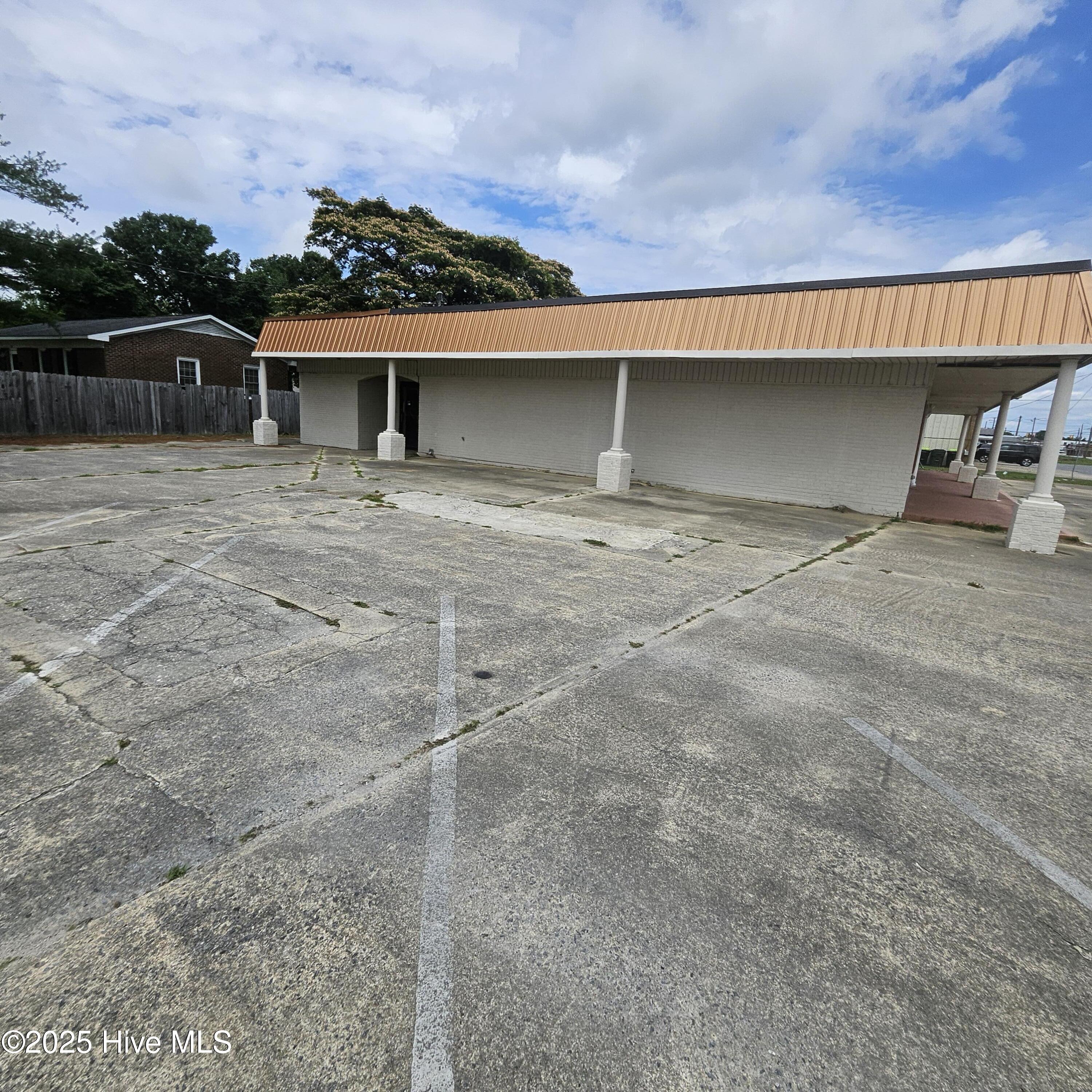 615 Washington Street Property Photo 5