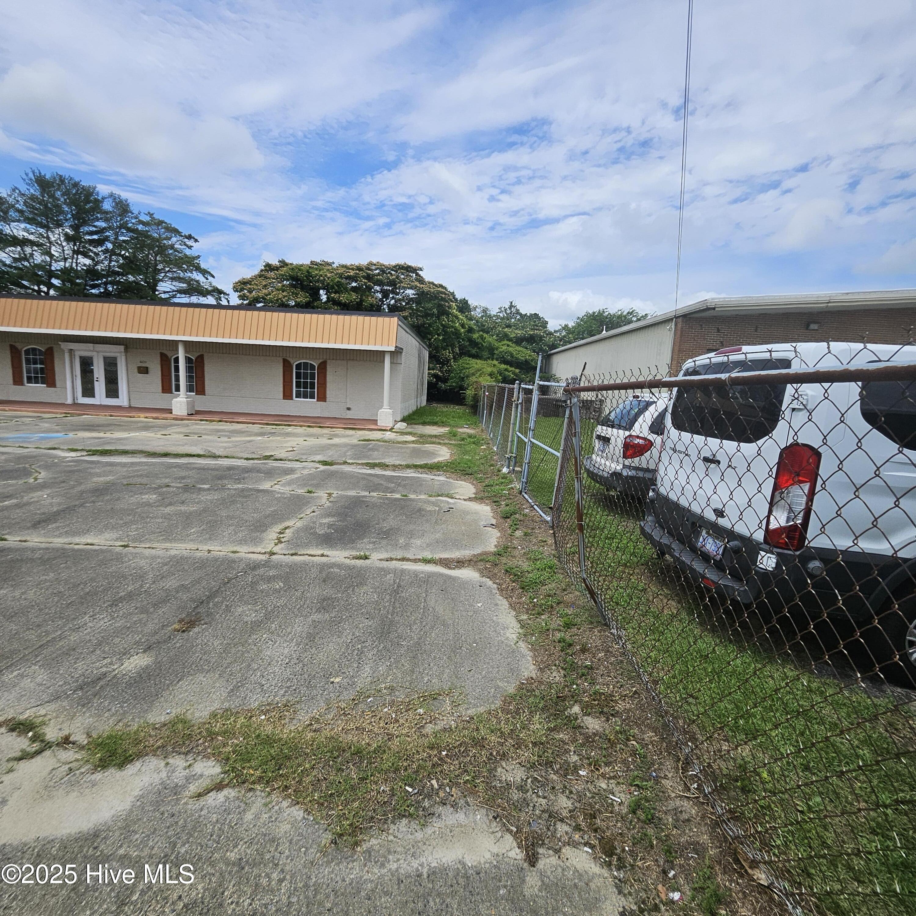 615 Washington Street Property Photo 7