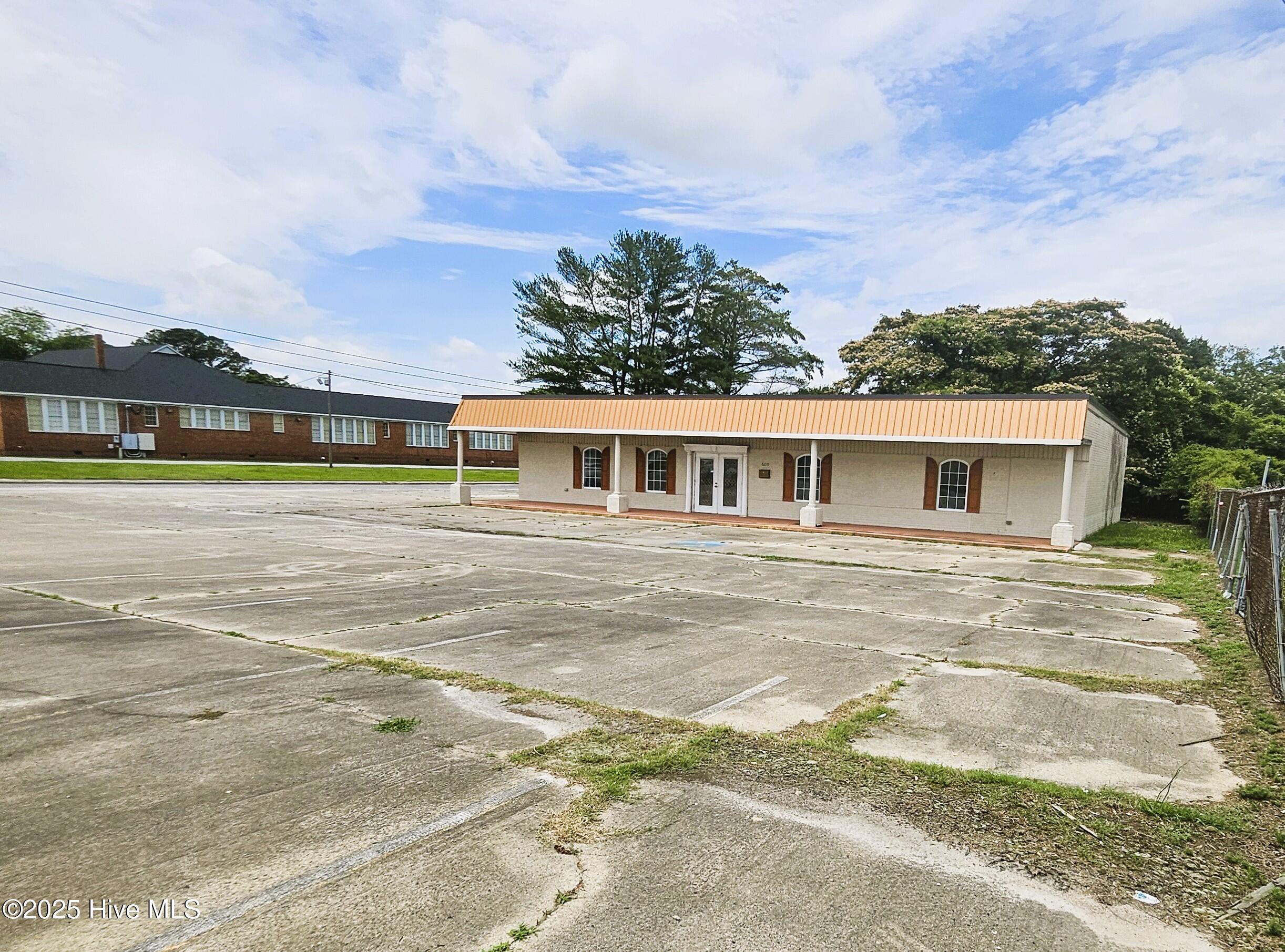 615 Washington Street Property Photo 8