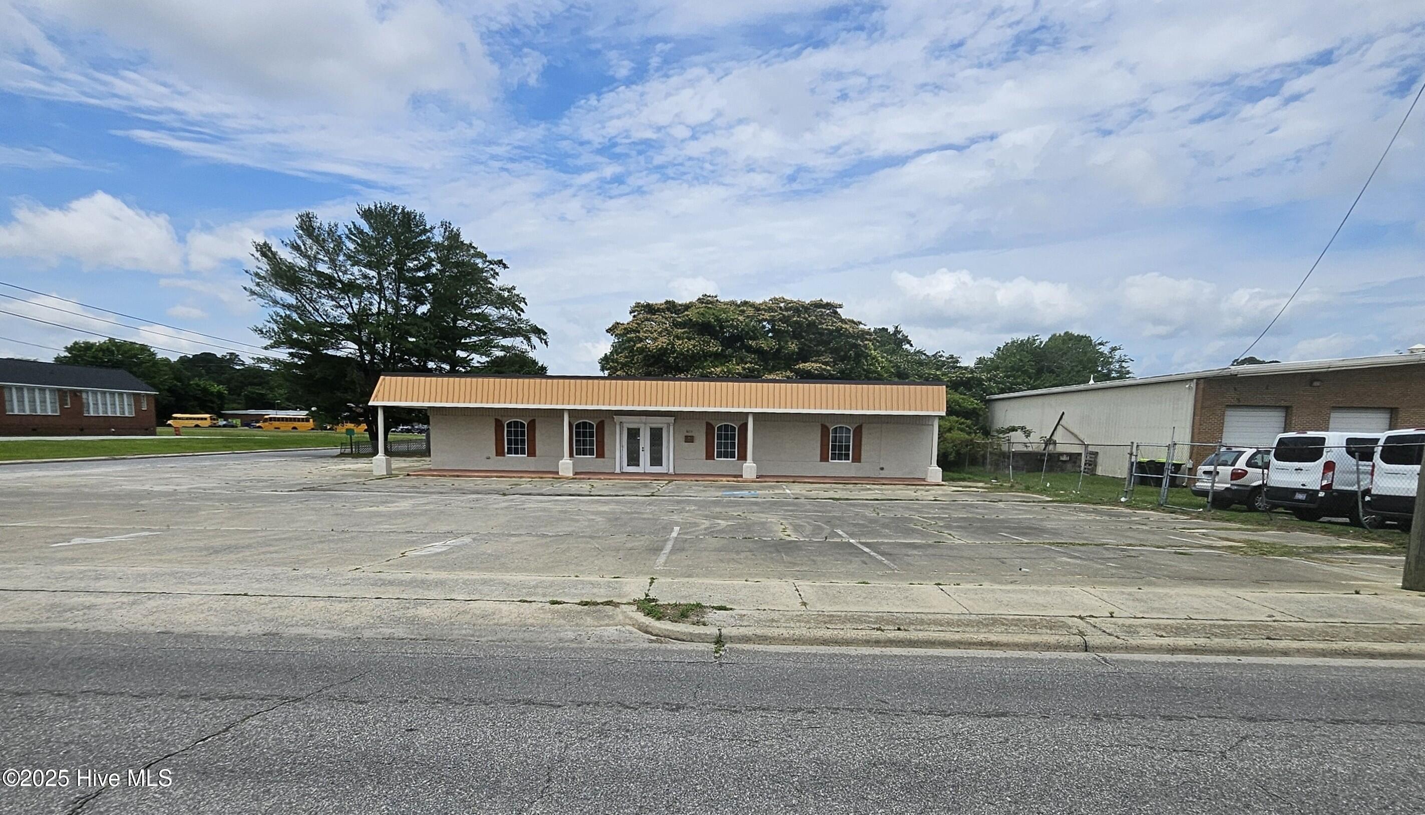 615 Washington Street Property Photo 10