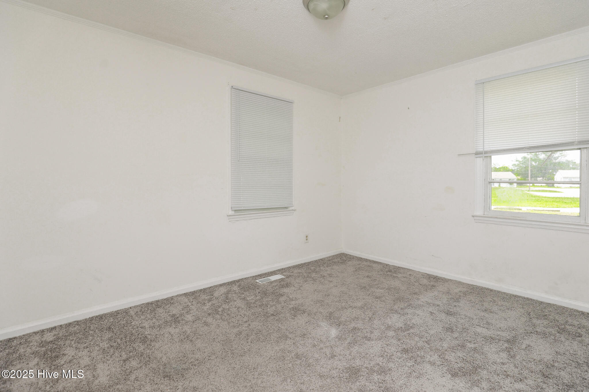 309-311 Starling Street Property Photo 8