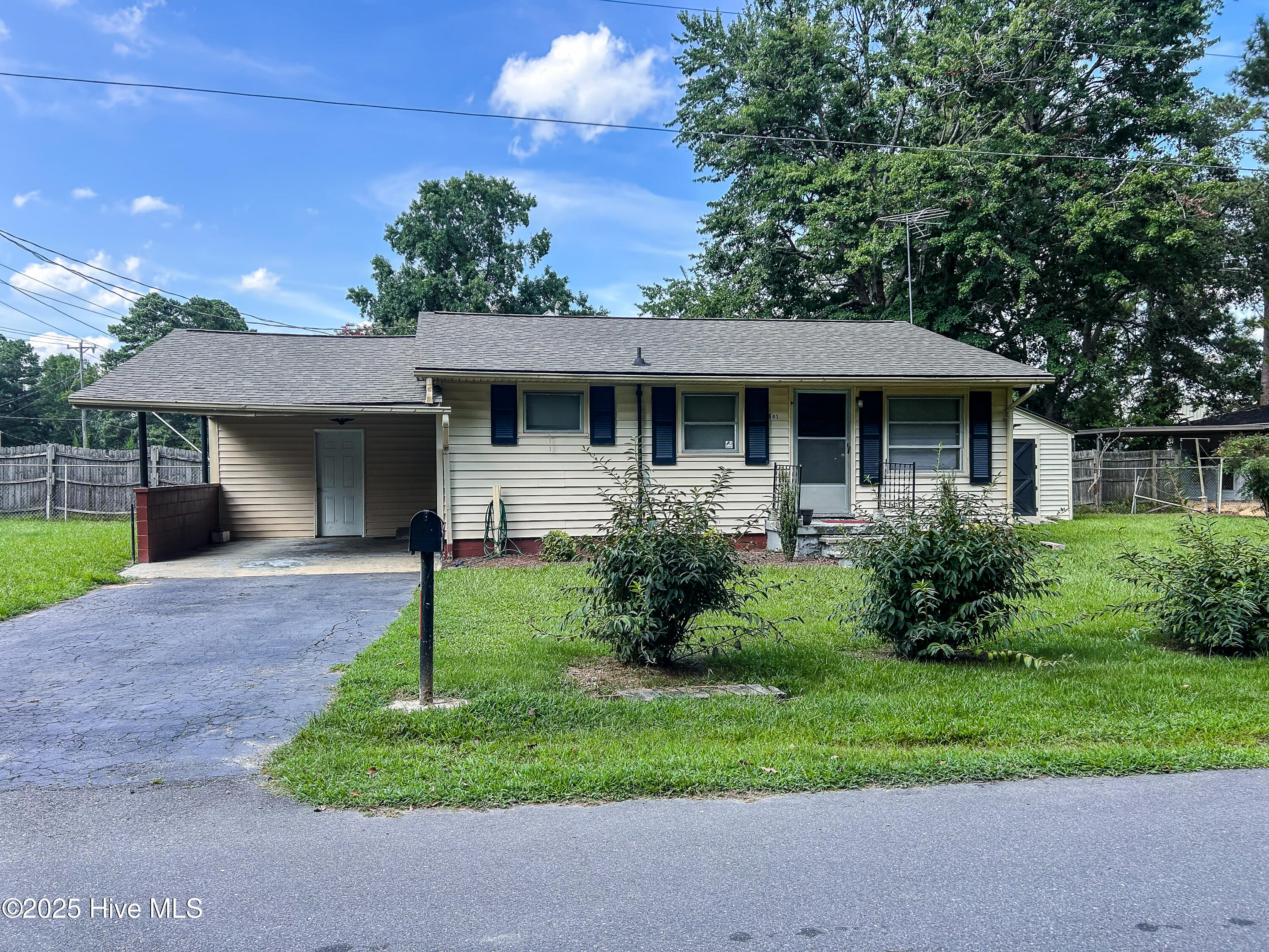 301 Woodview Drive Property Photo 1