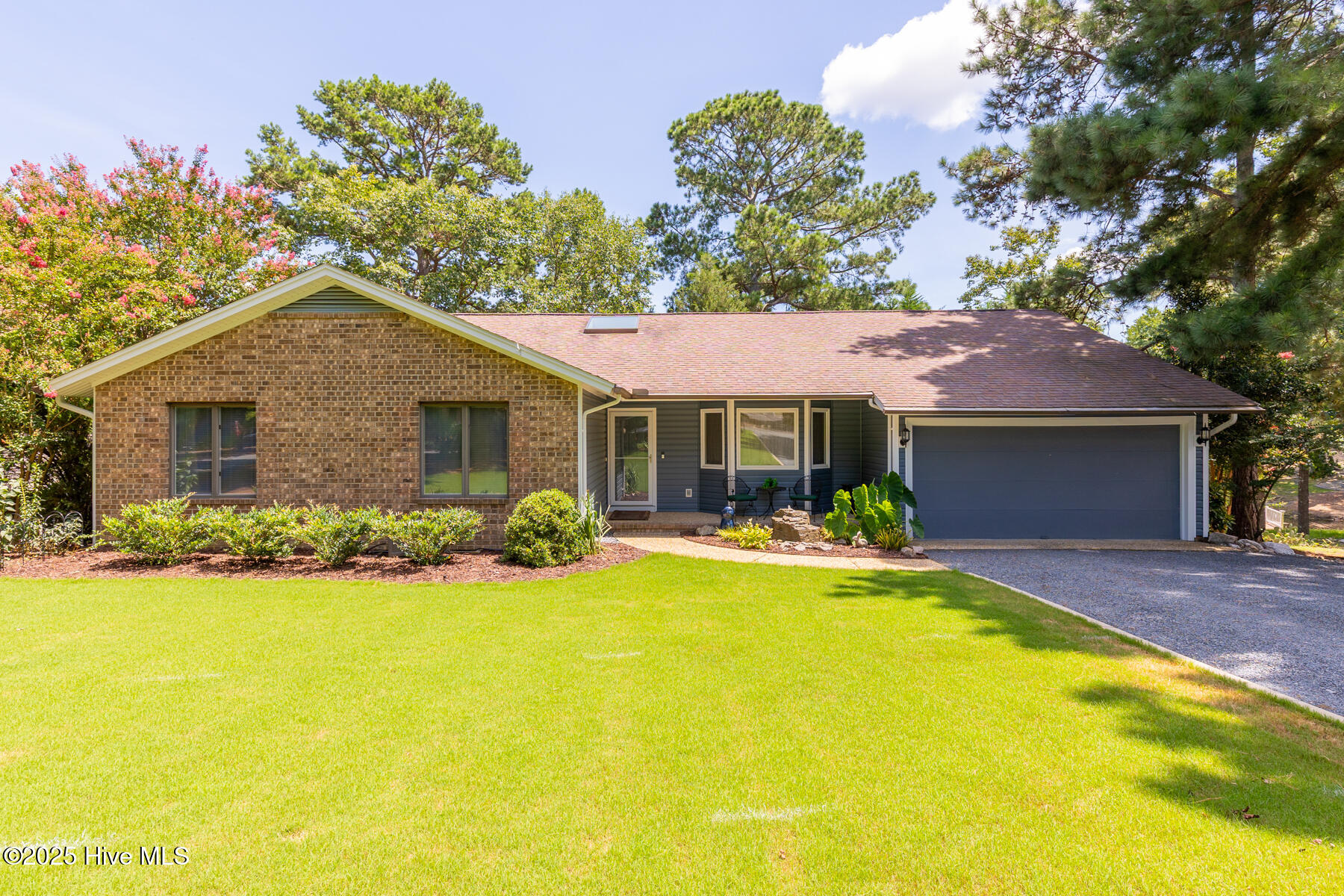 106 Fox Run Court Property Photo 1