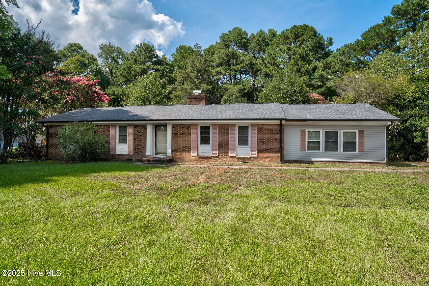 111 Rex Place Property Photo 1