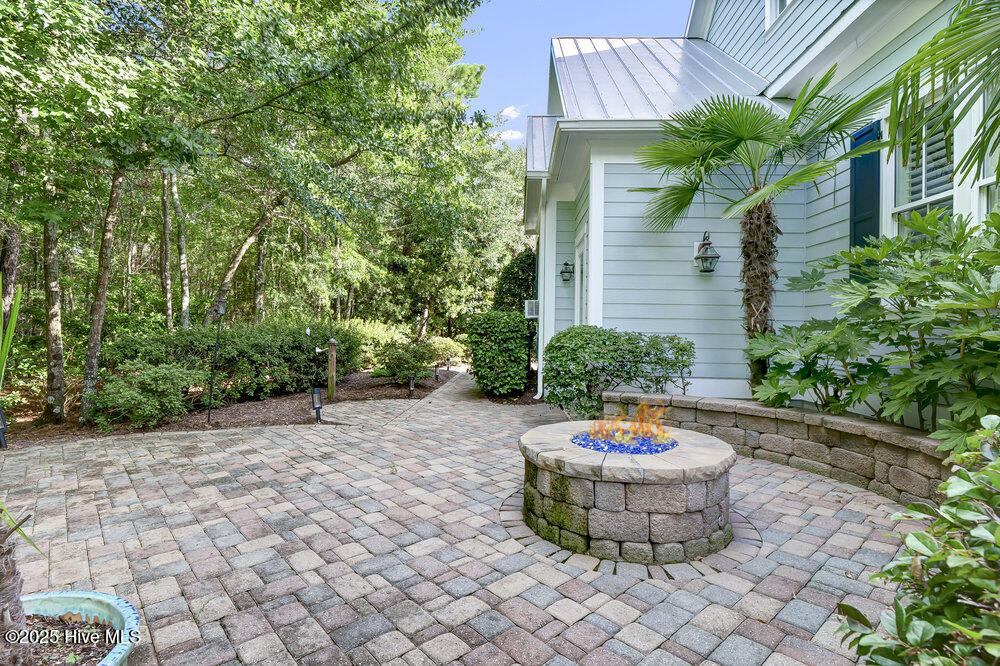 6357 Chalfont Circle Property Photo 5
