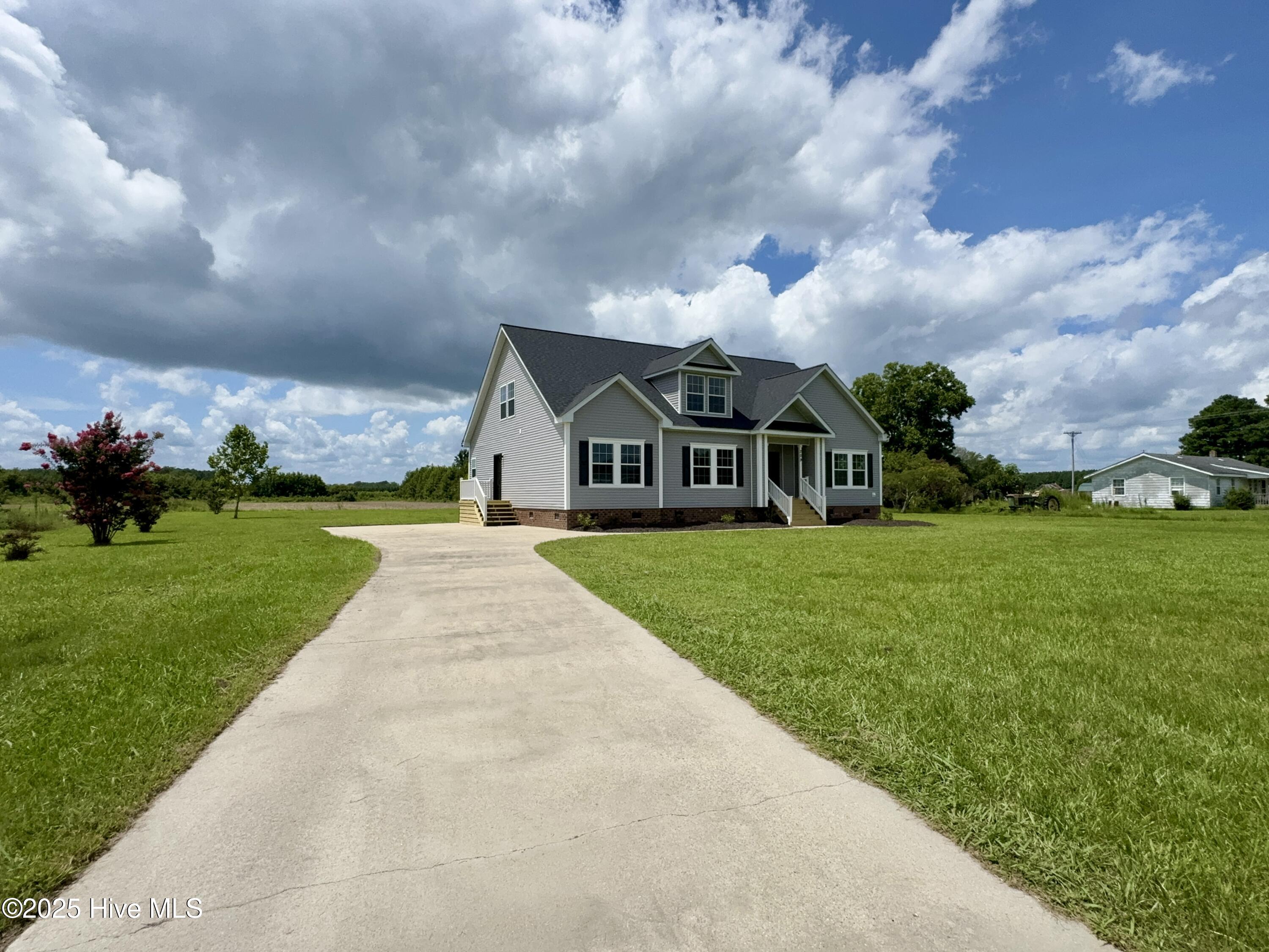 209 Whitemon Lane Property Photo 1