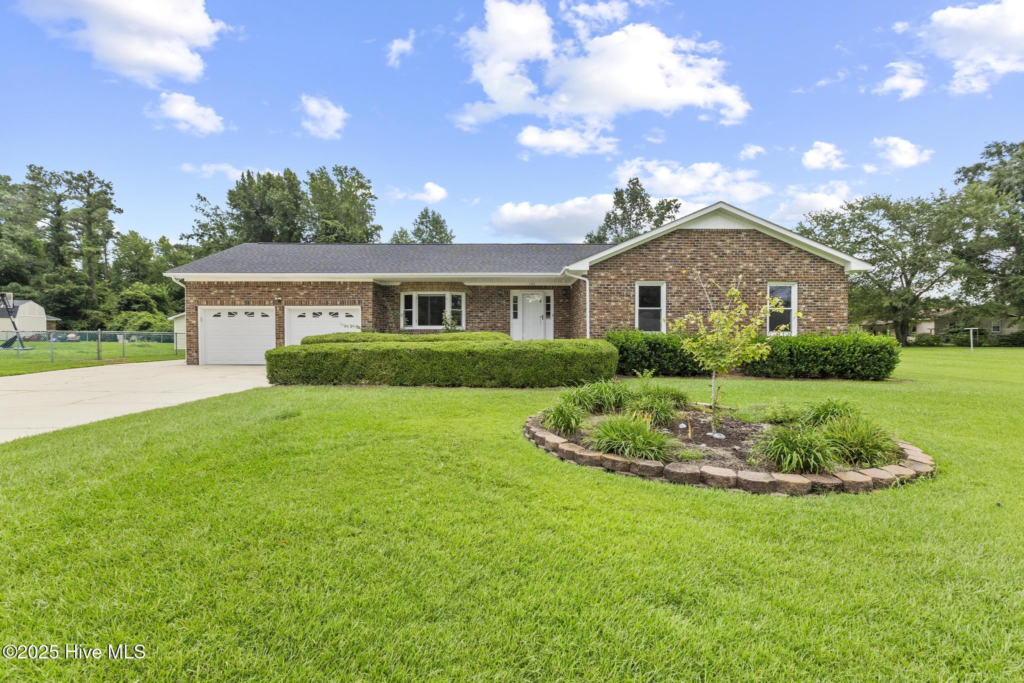 102 Howell Drive Property Photo 1