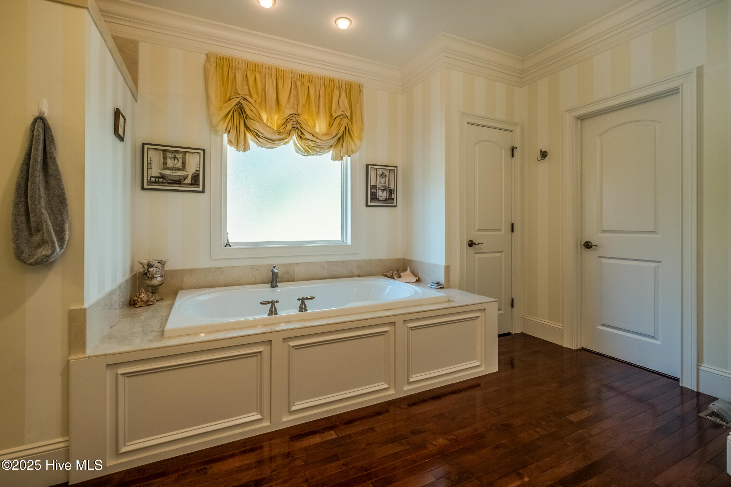 1 Interlachon Lane Property Photo 22