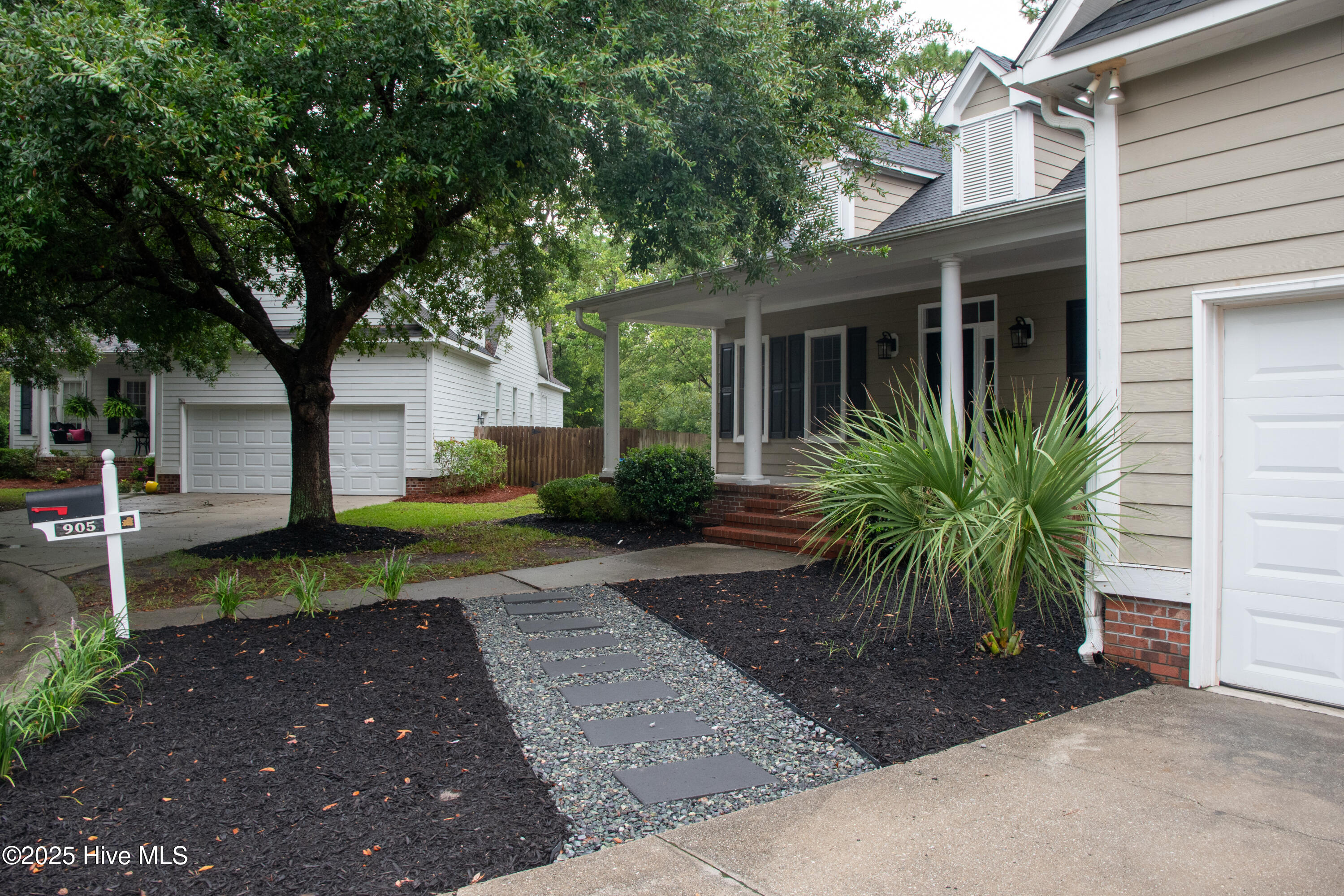 905 Upper Reach Drive Property Photo 2