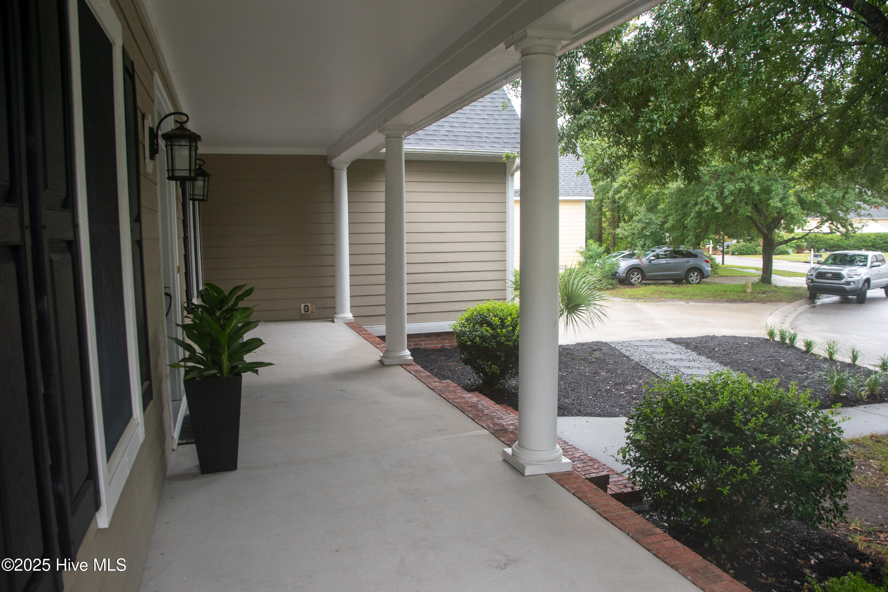 905 Upper Reach Drive Property Photo 3