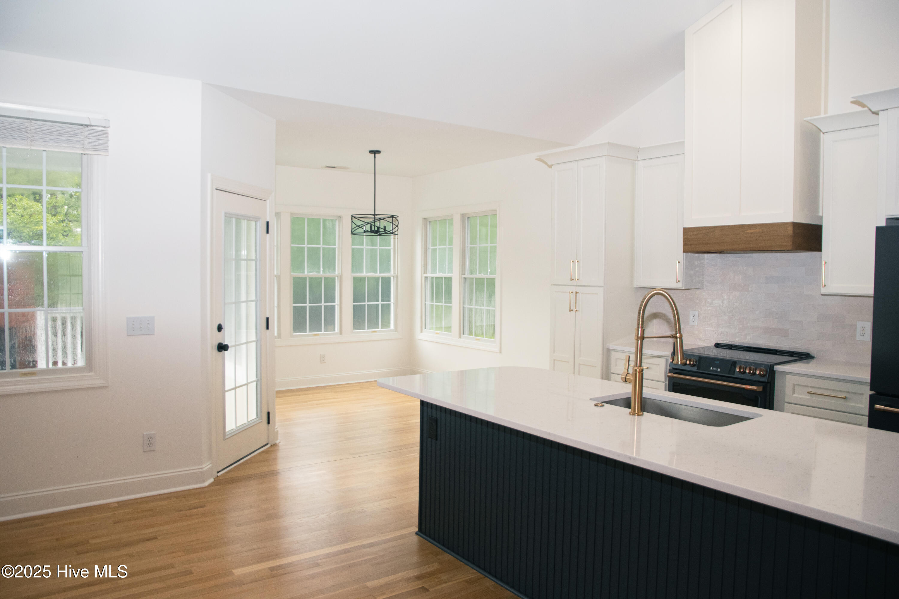 905 Upper Reach Drive Property Photo 13