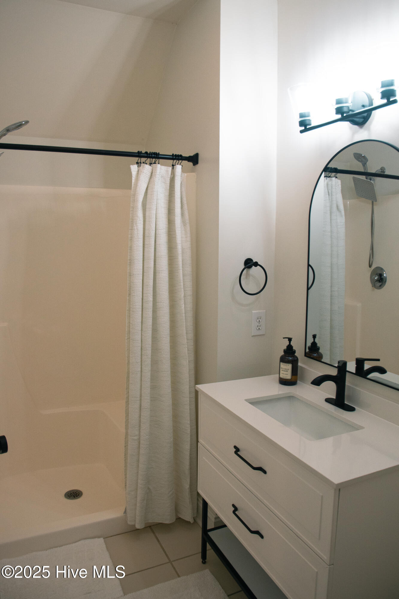 905 Upper Reach Drive Property Photo 32