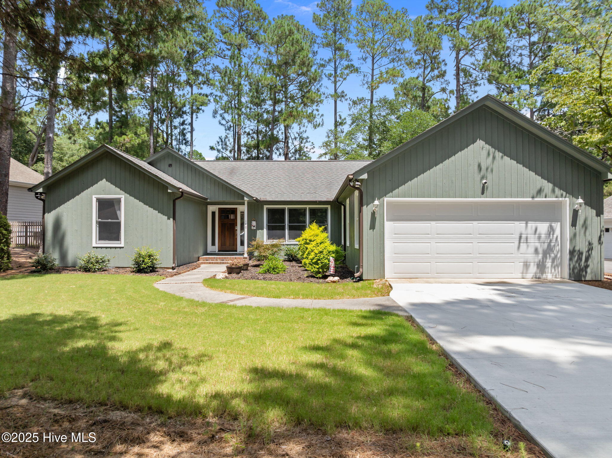 140 Tamarisk Lane Property Photo 1