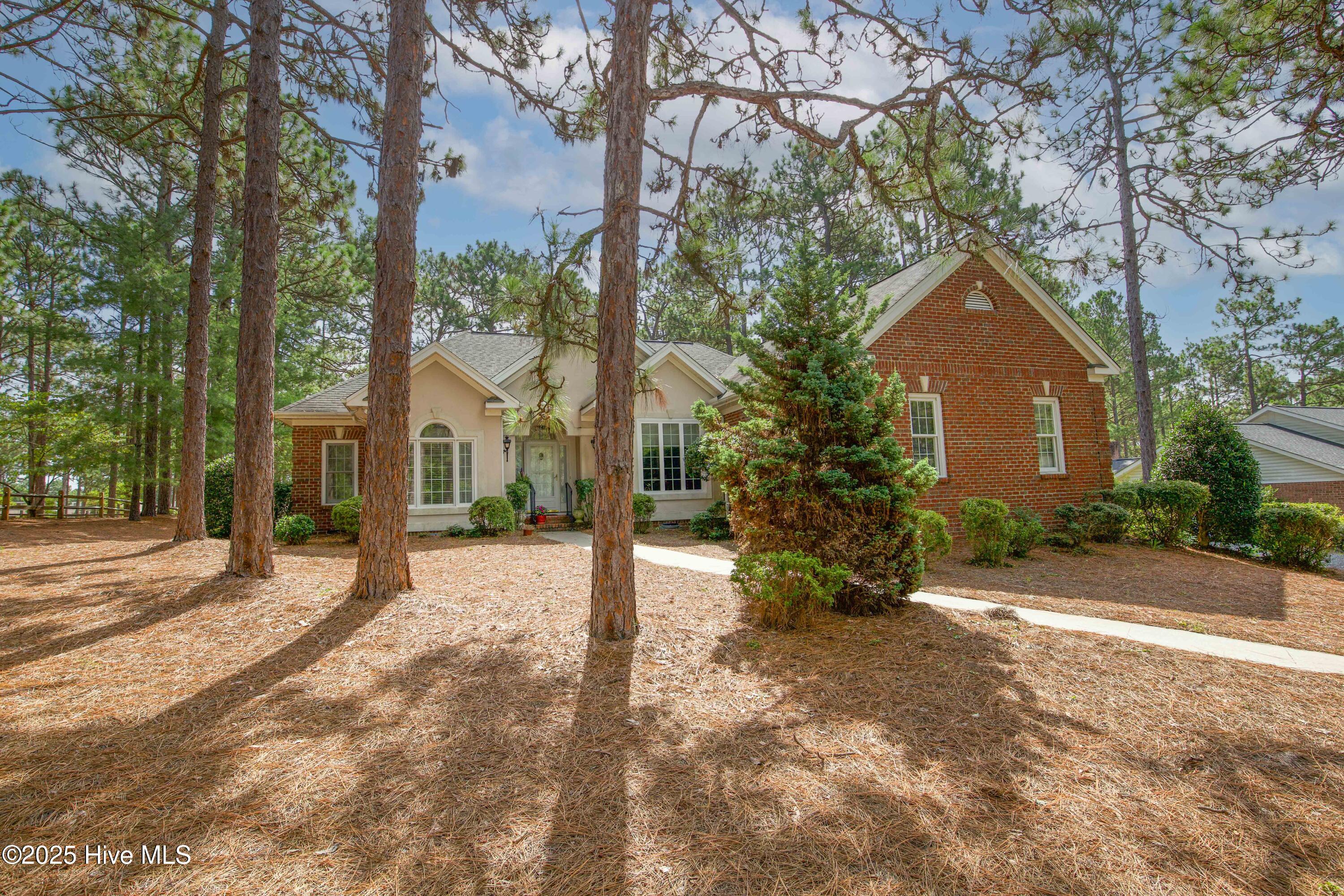 17 Cardinal Drive