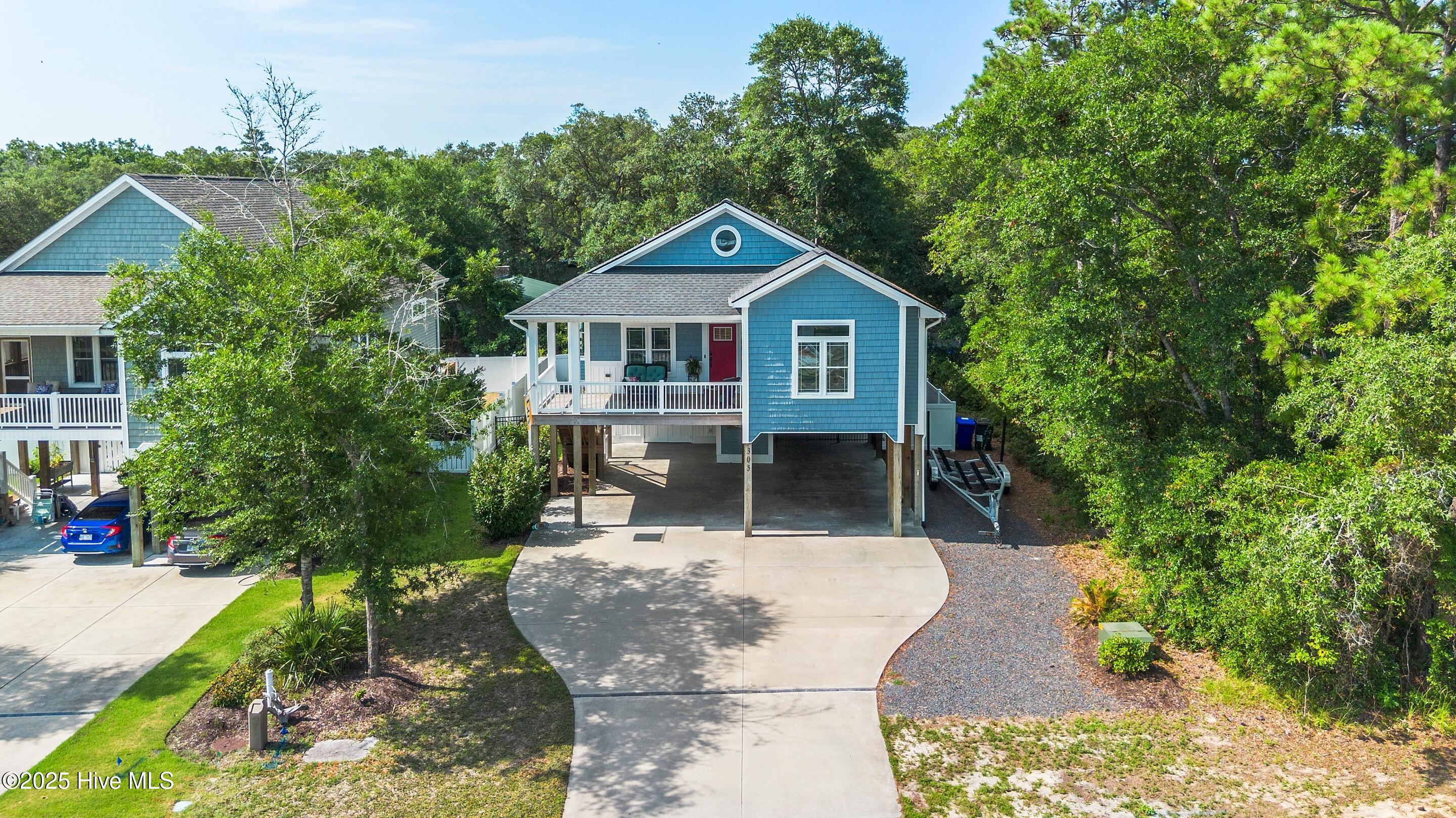 305 E Yacht Drive Property Photo 4