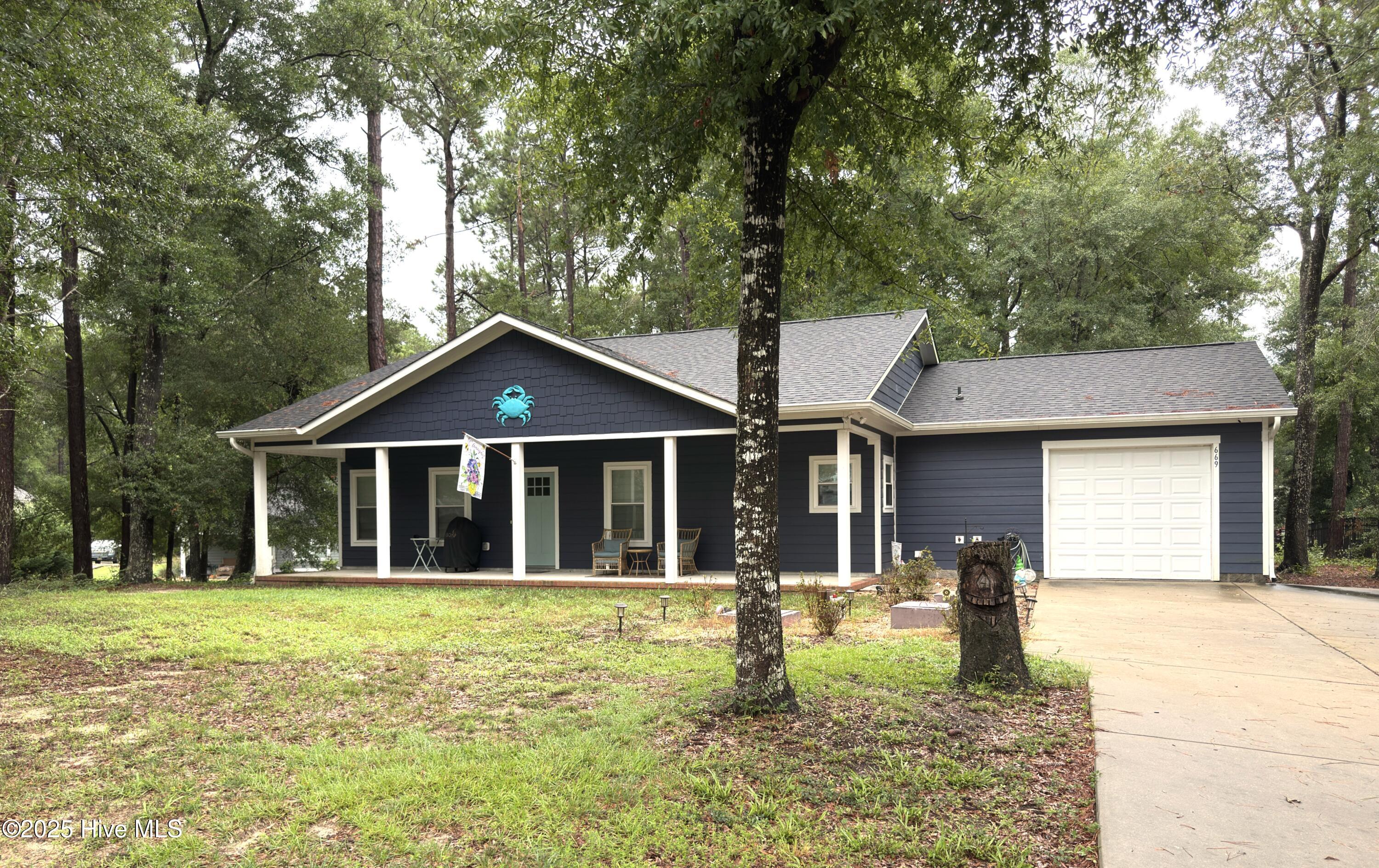 669 Pelican Circle Property Photo 1