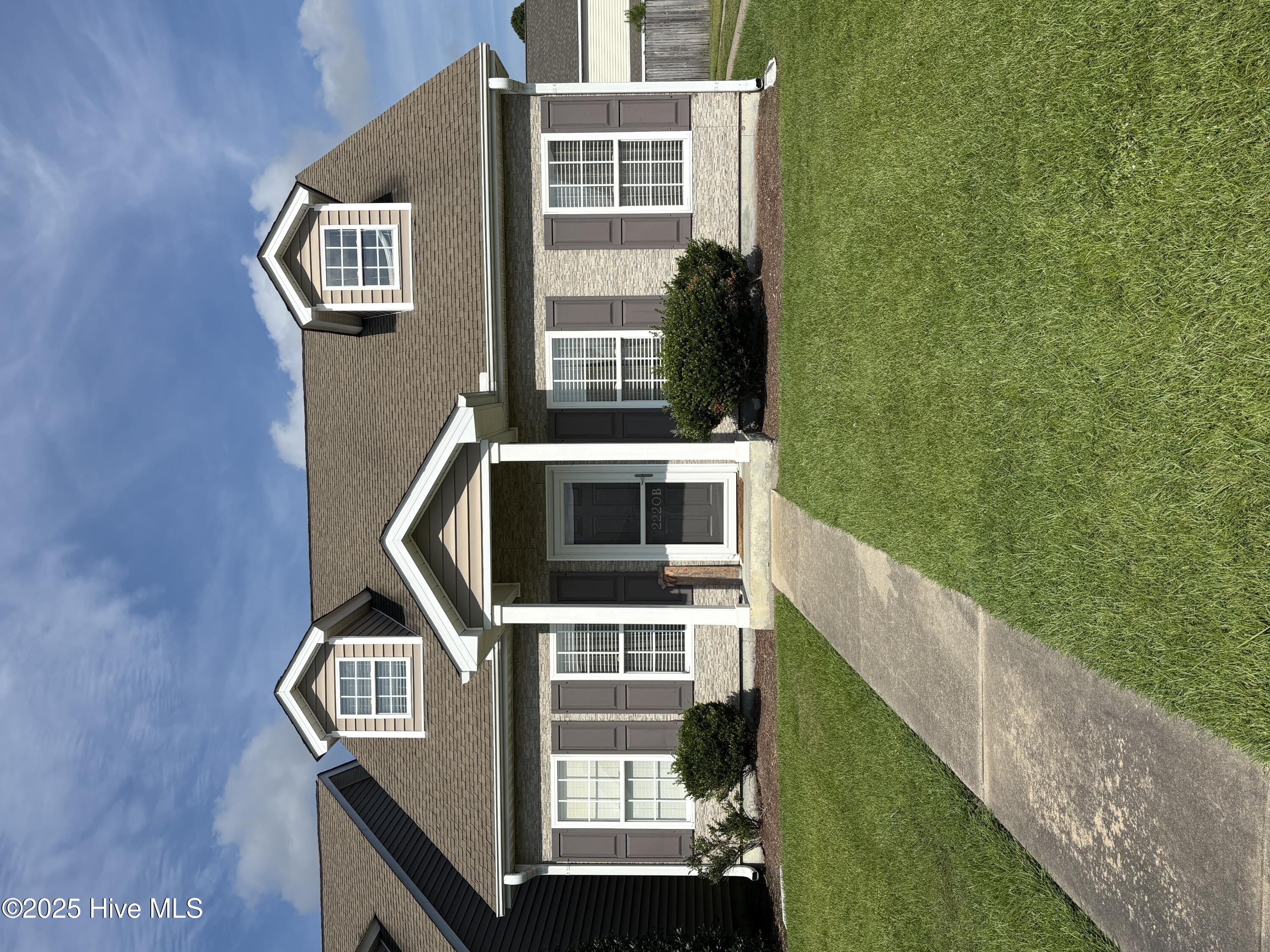 2220 Brookville Drive B Property Photo 1