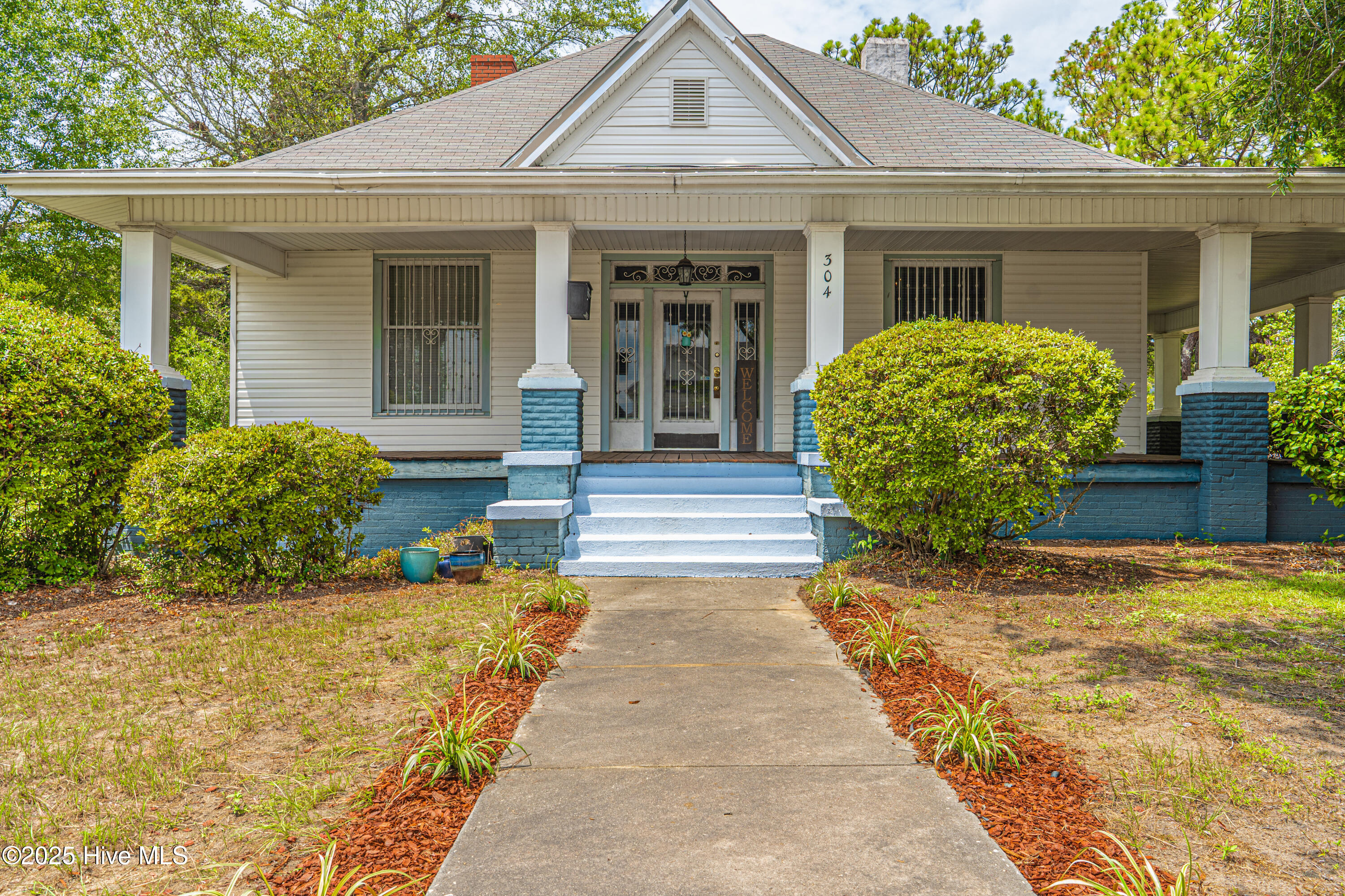 304 Henderson Street Property Photo 1