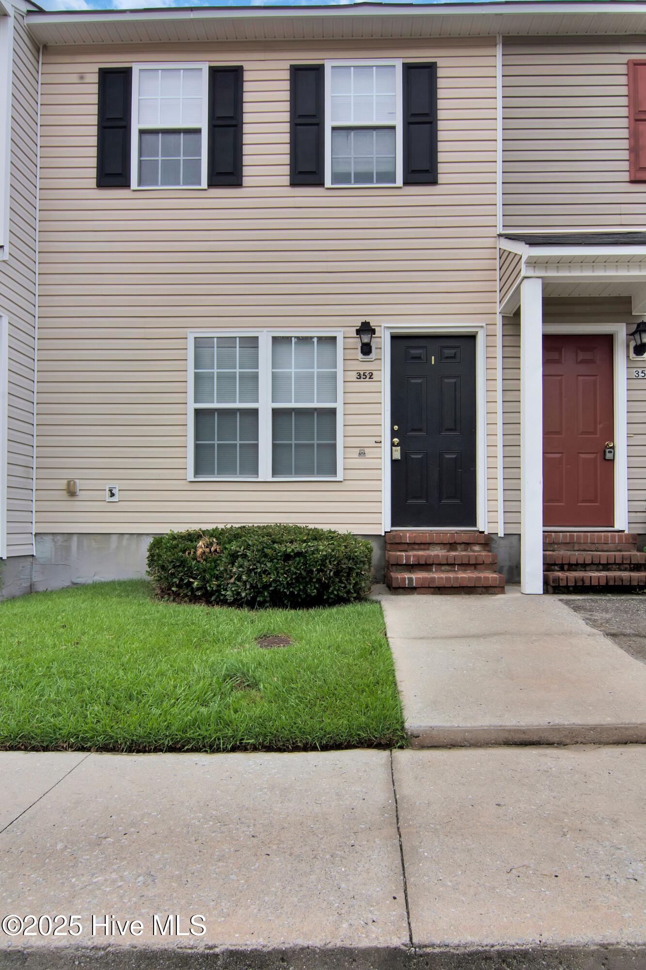 352 Bracken Place Property Photo 1