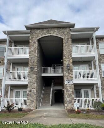 618 Condo Club Drive Unit 311 Property Photo 1