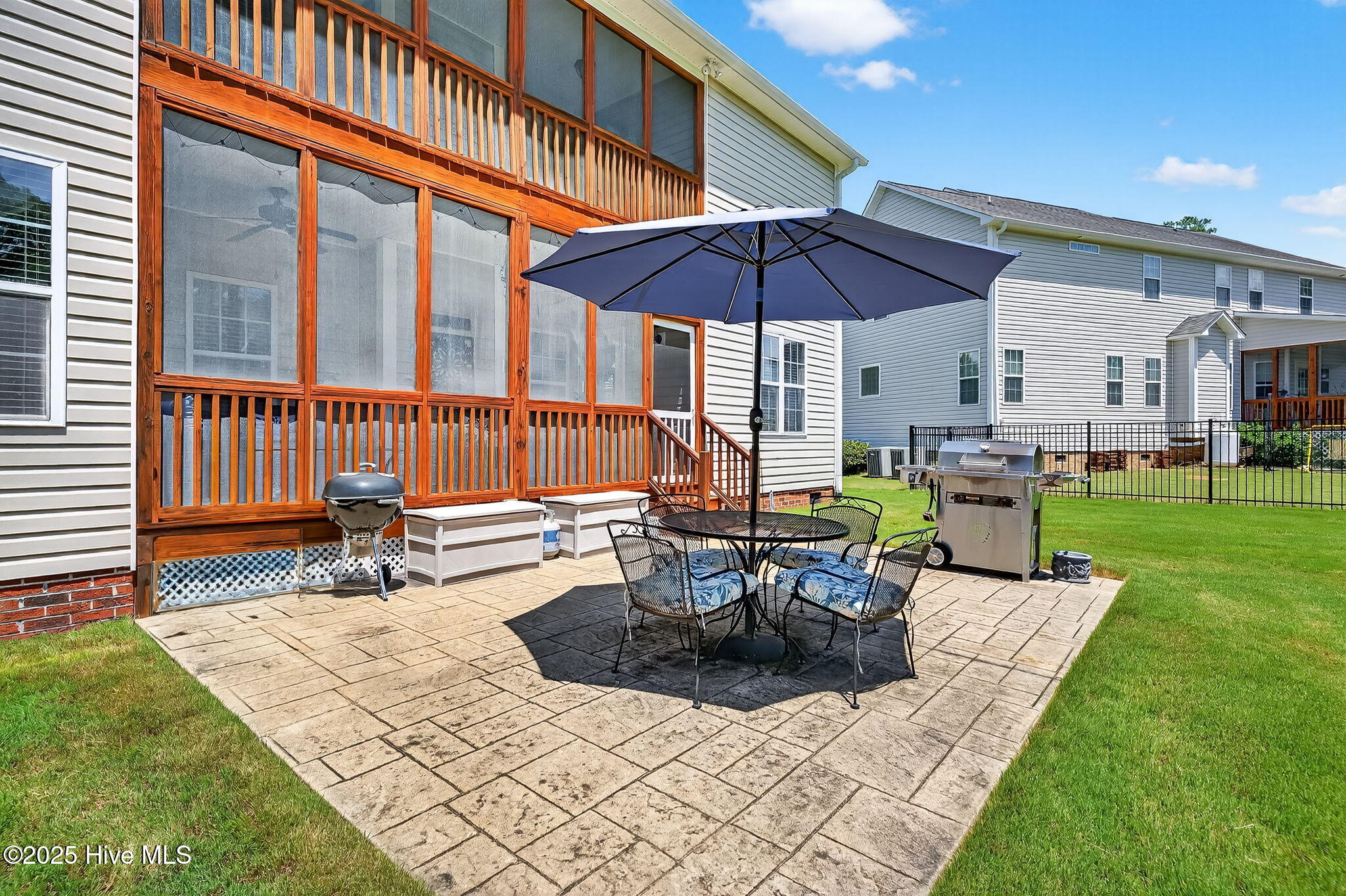 137 Winding Oak Way Property Photo 1