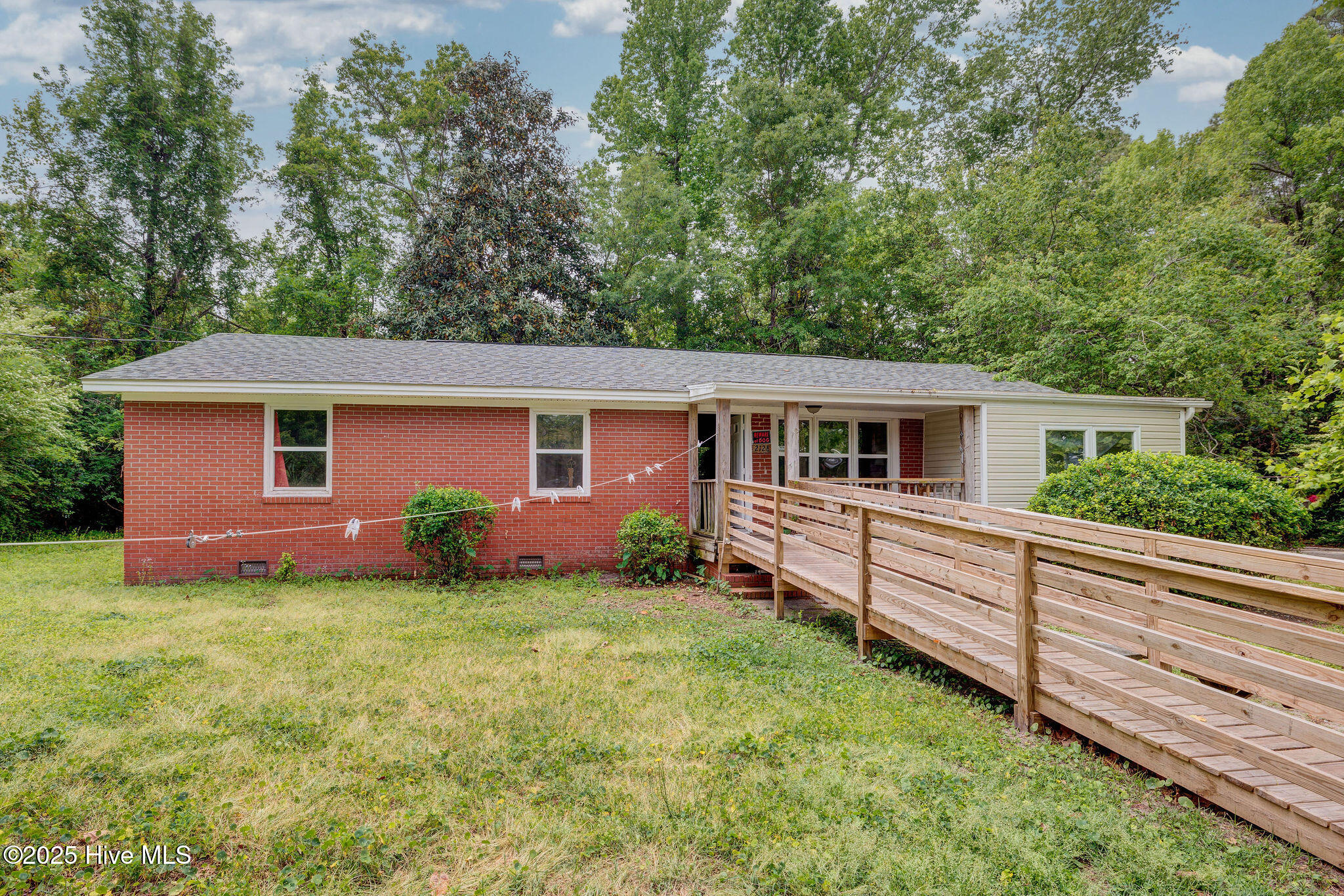 2128 Yaupon Drive Property Photo 1