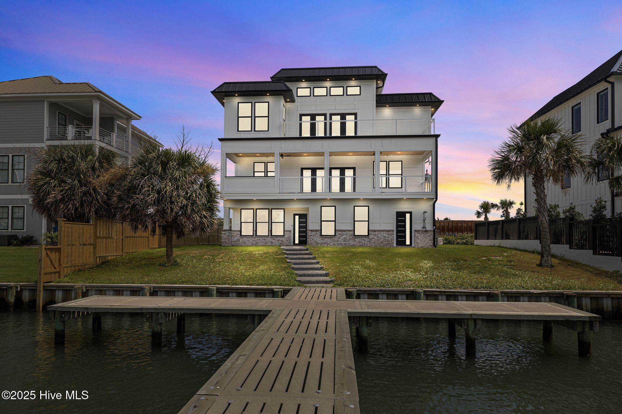 208 Radio Island Road Property Photo 1