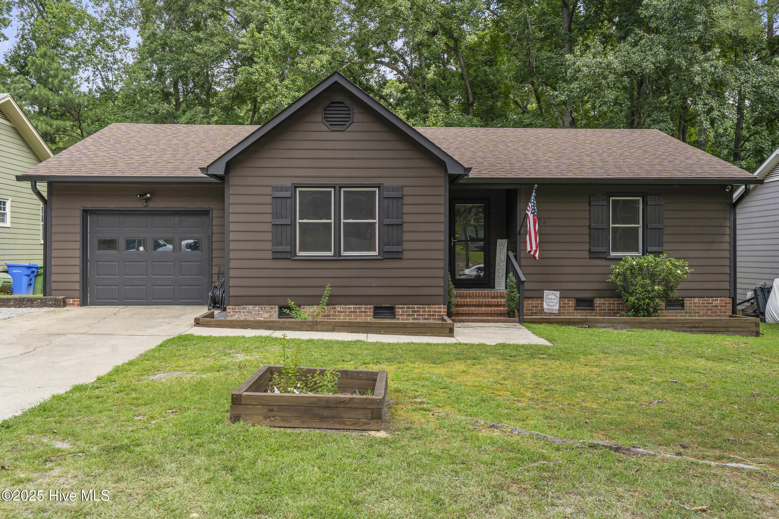 1704 Lyon Road Property Photo 1