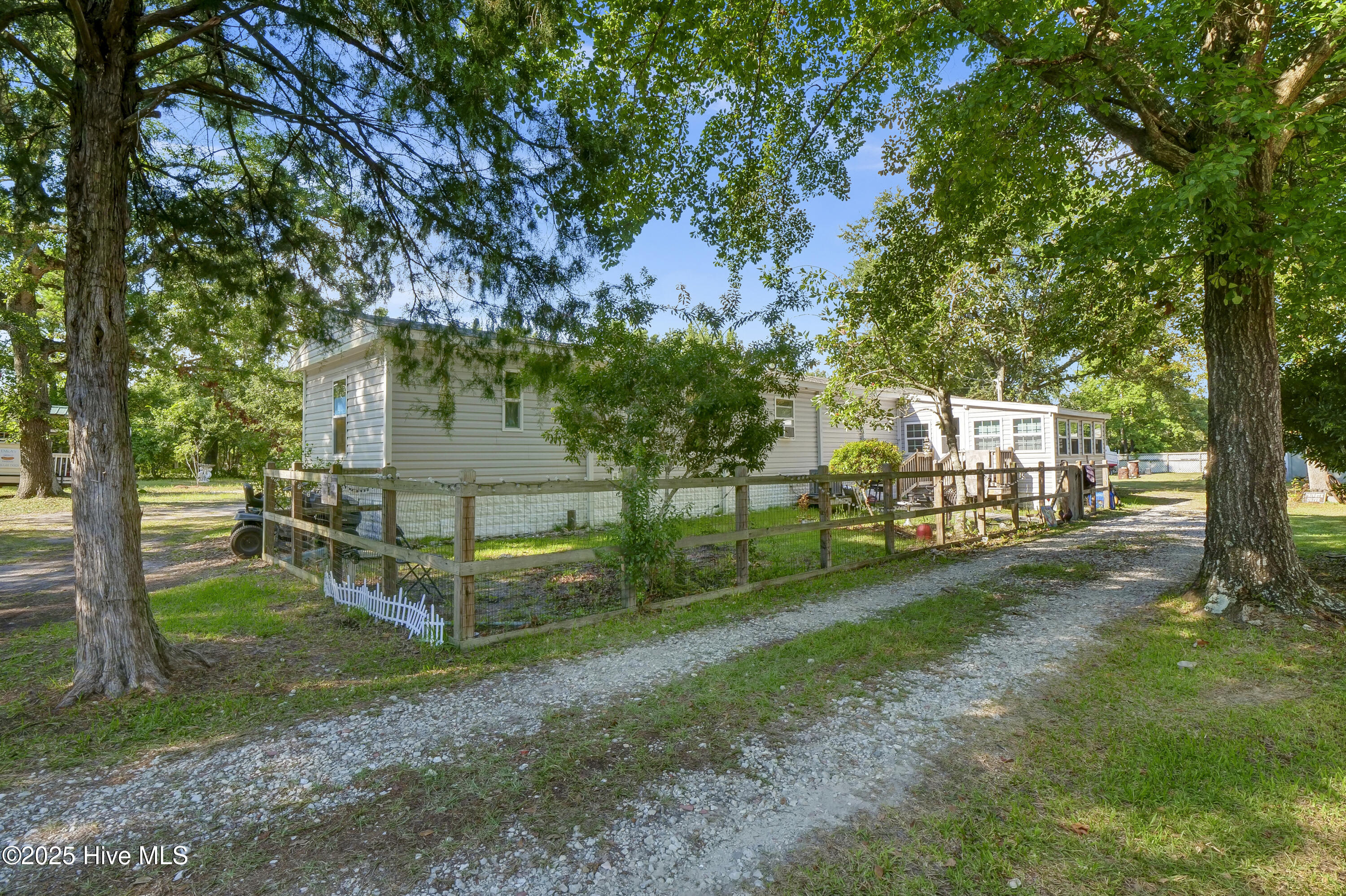 215 Anderson Drive Property Photo 1