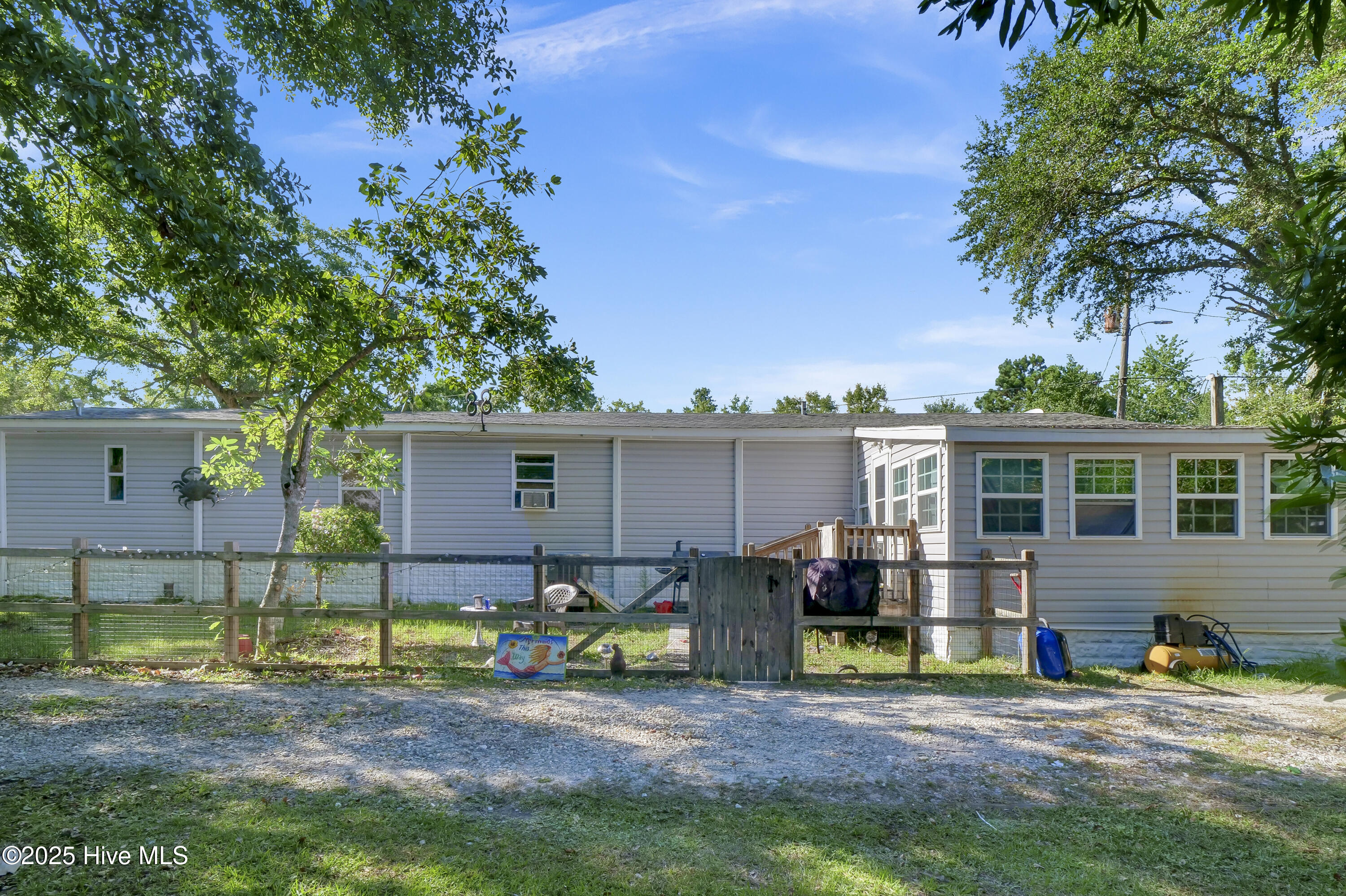 215 Anderson Drive Property Photo 2