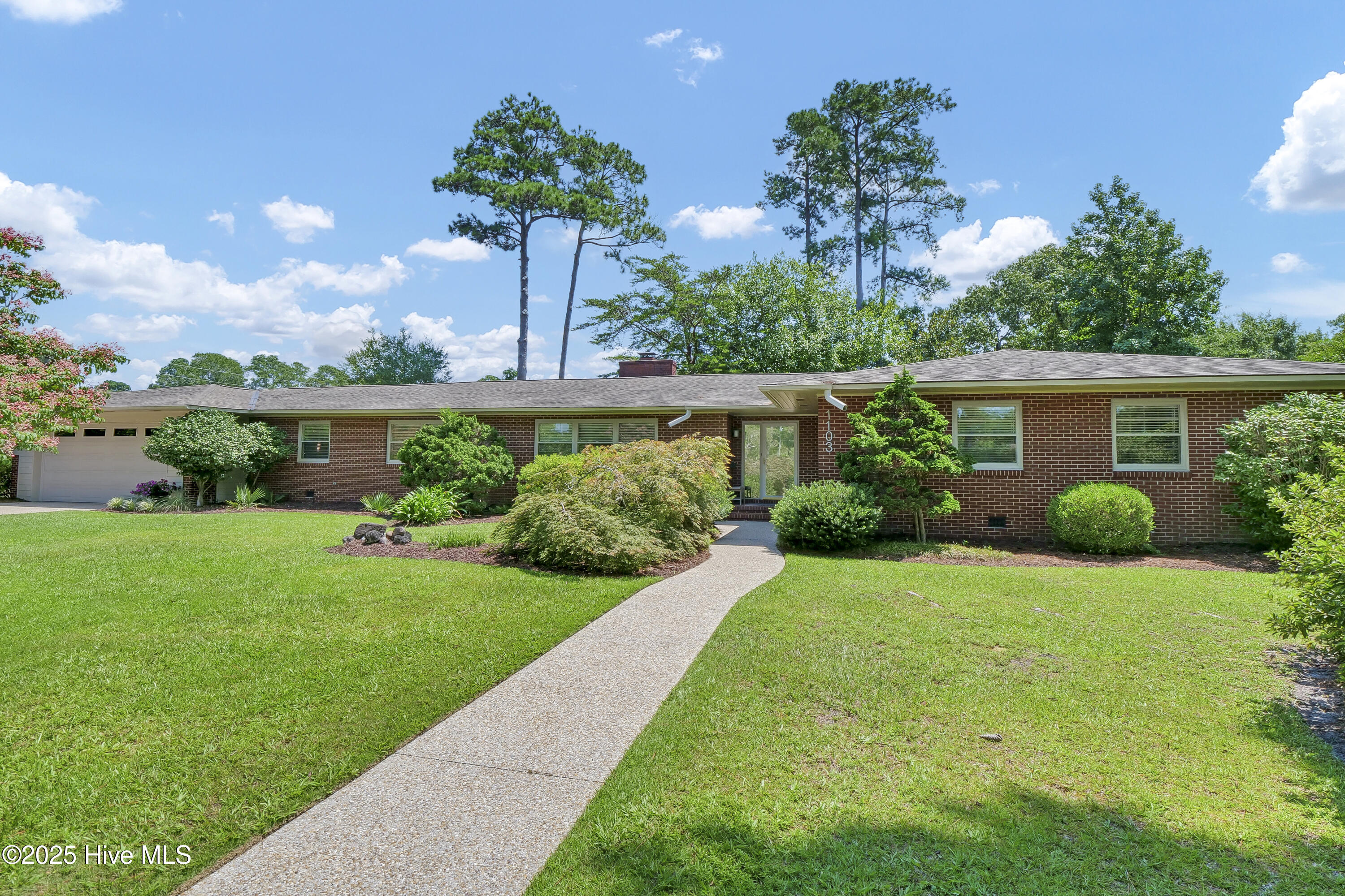 1103 Forest Hills Drive Property Photo 1