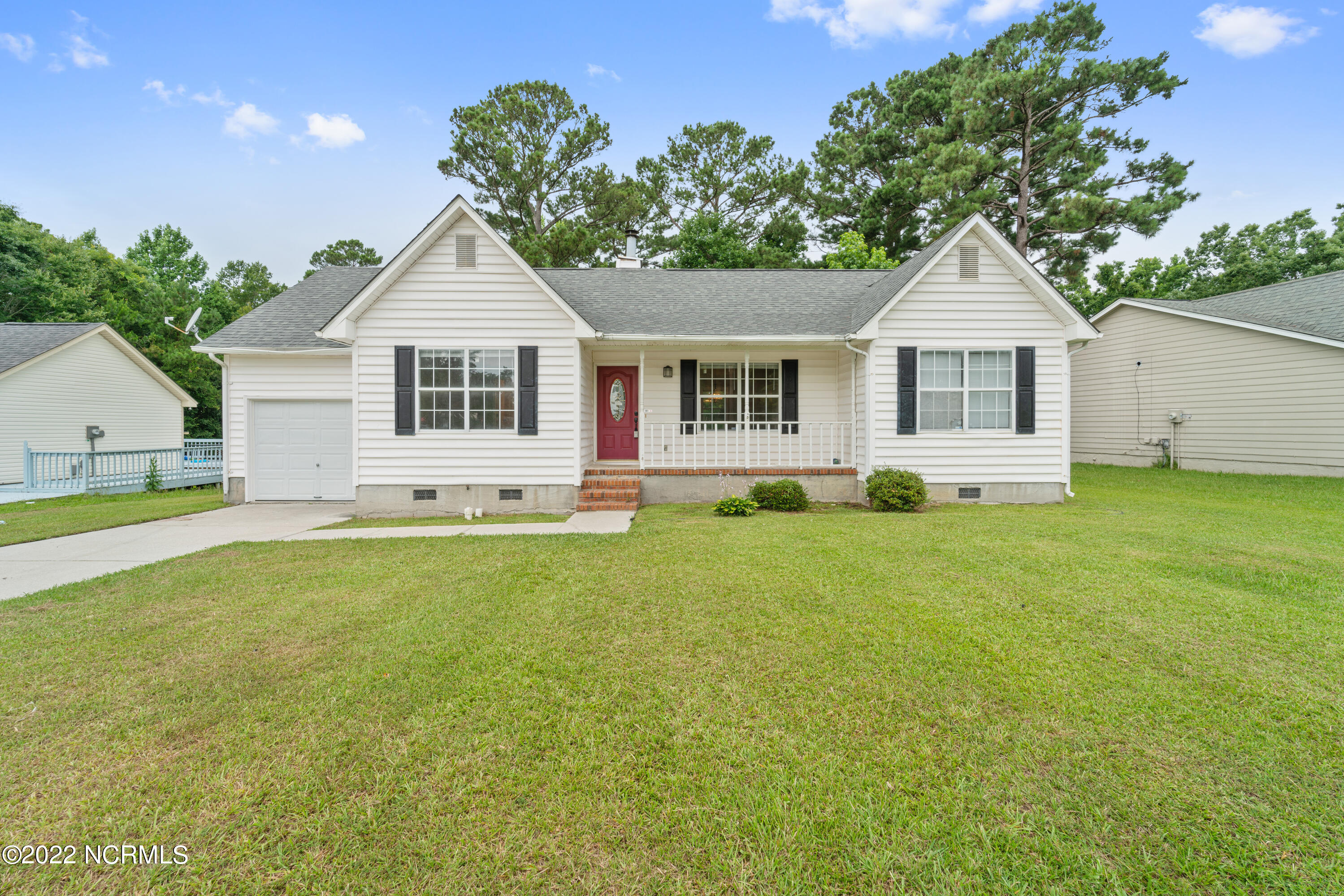 130 Broadleaf Drive Property Photo 1