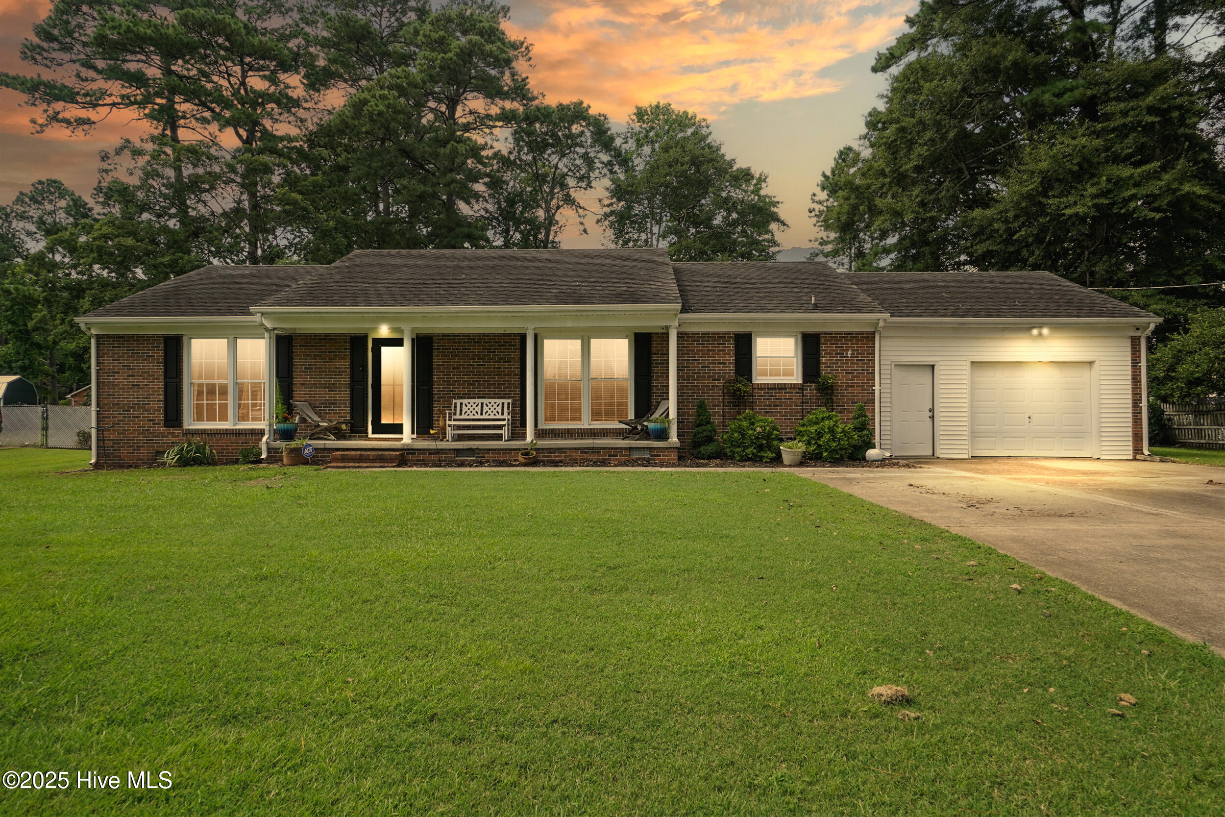 106 Country Club Drive Property Photo 1